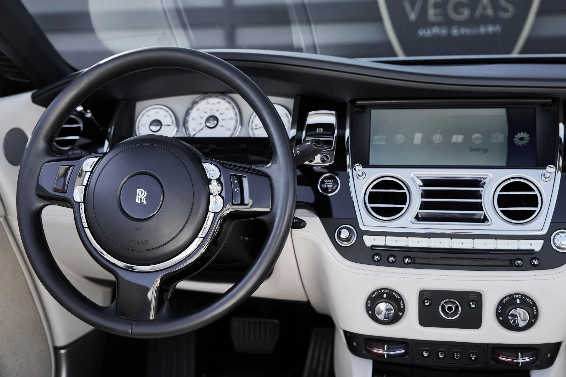 mph049_2290732743_Used_2016_Rolls_Royce_Dawn_Base_1770086754_1bc90ed3fa