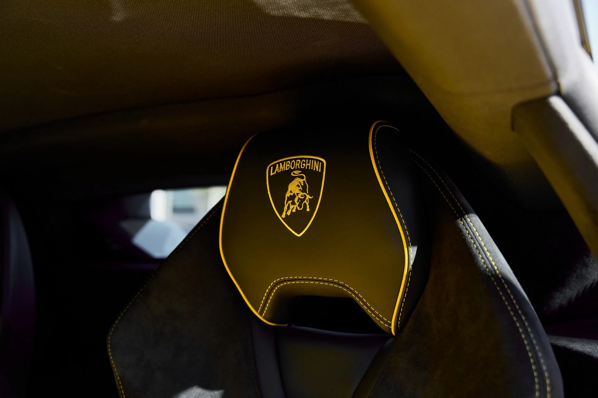 mph049_2302528103_Used_2023_Lamborghini_Huracan_Tecnica_1768616183_10de541fc3