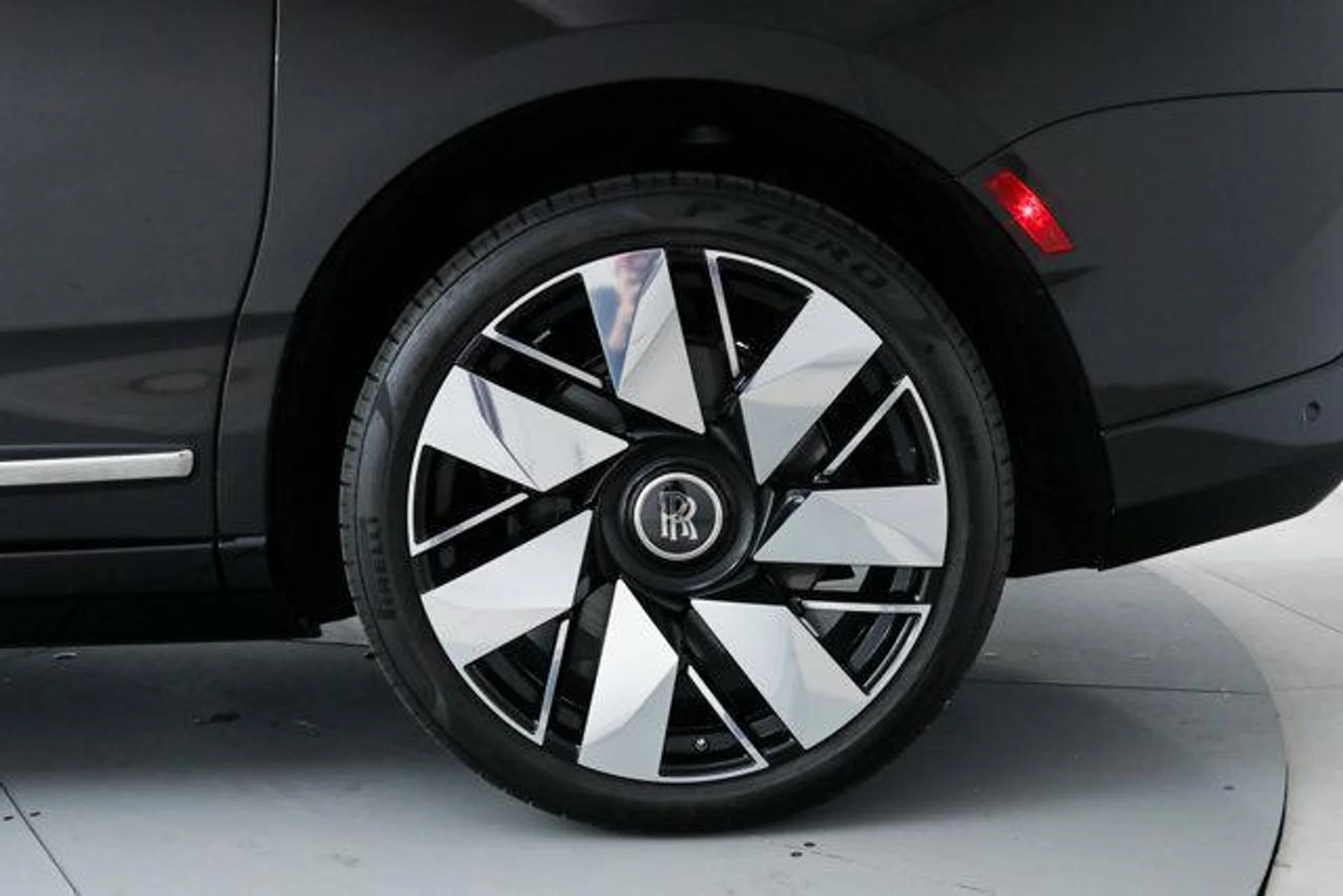 mph049_2312443200_g_YJU_2_D0a_CY_Ub1_Y8_M4_L_Yvpjpdf_P8_4c09916d57