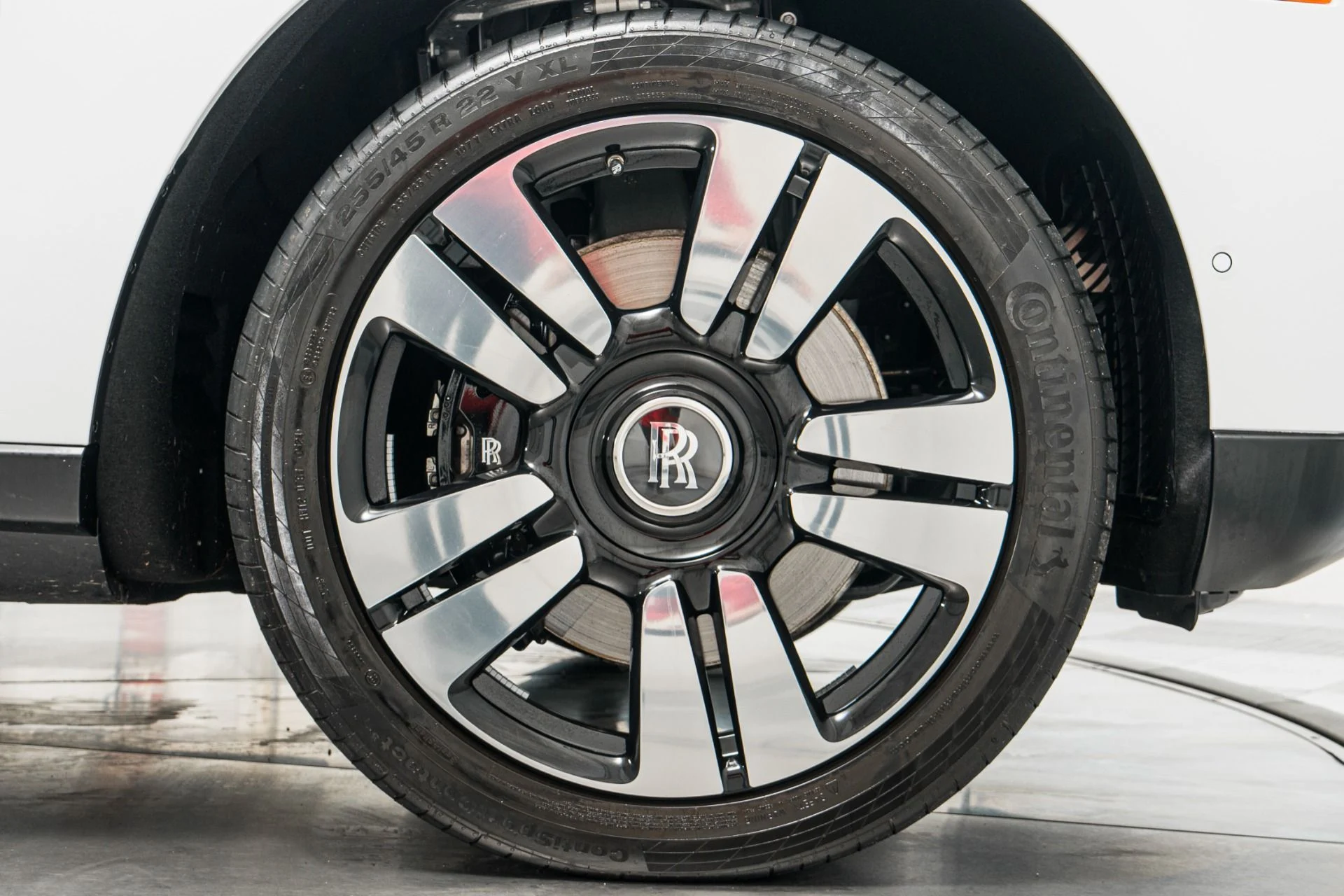 mph049_2312712063_Used_2024_Rolls_Royce_Cullinan_Shooting_Star_Headliner_Picnic_Tables_Low_Miles_1772230993_9c9e4dbc43