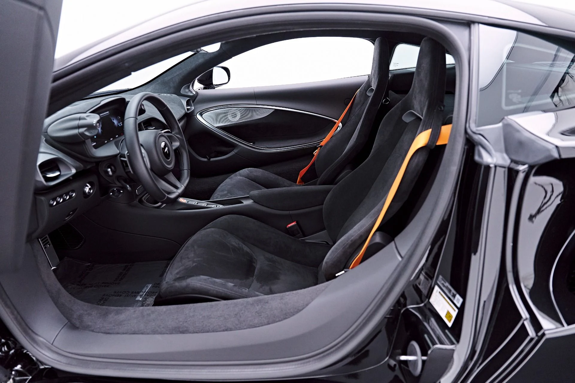 mph049_2315937651_Used_2026_Mc_Laren_Artura_Vision_1777507510_89c132696a