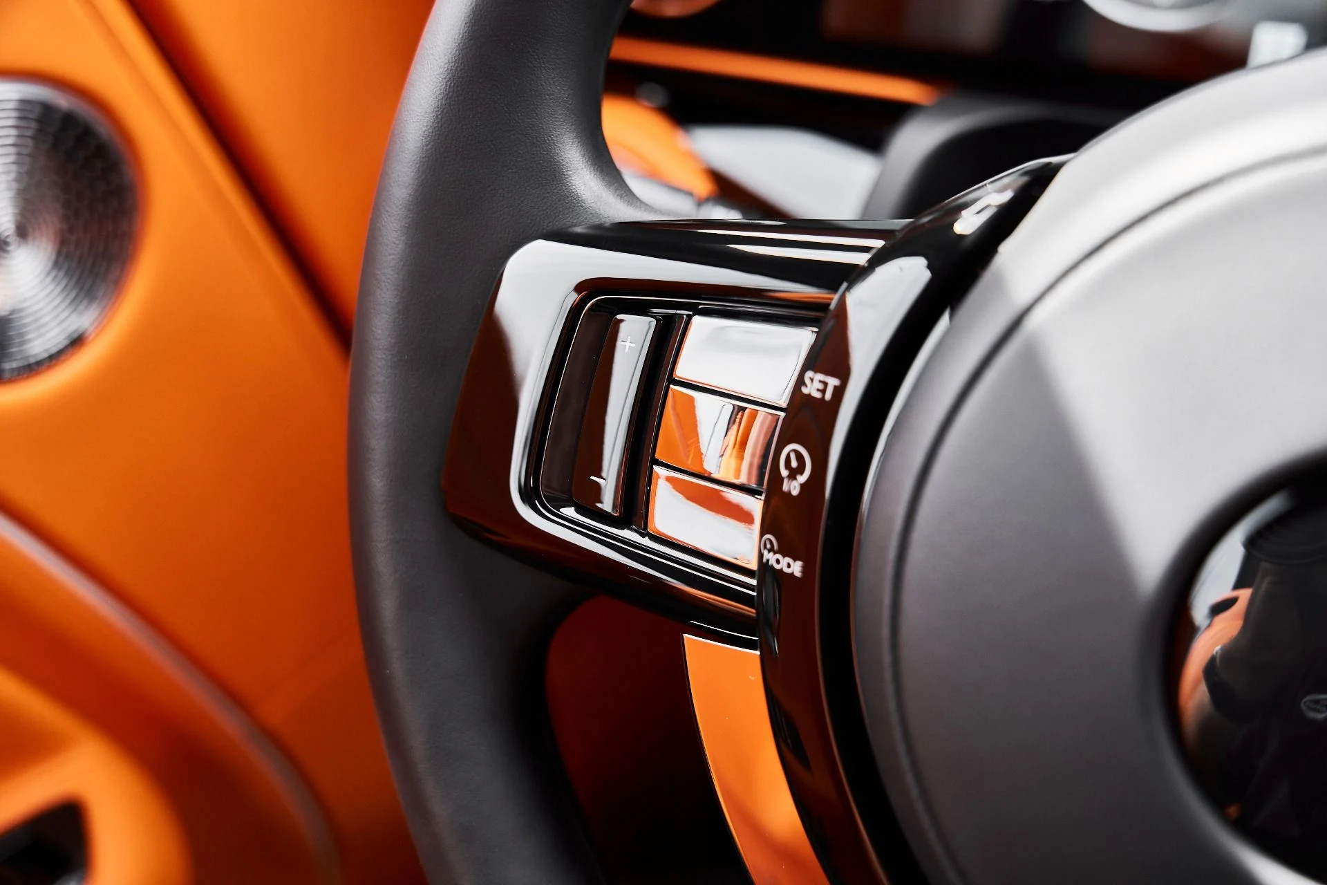 mph049_2321768802_Used_2025_Rolls_Royce_Spectre_Base_1775928283_4b77659ea3