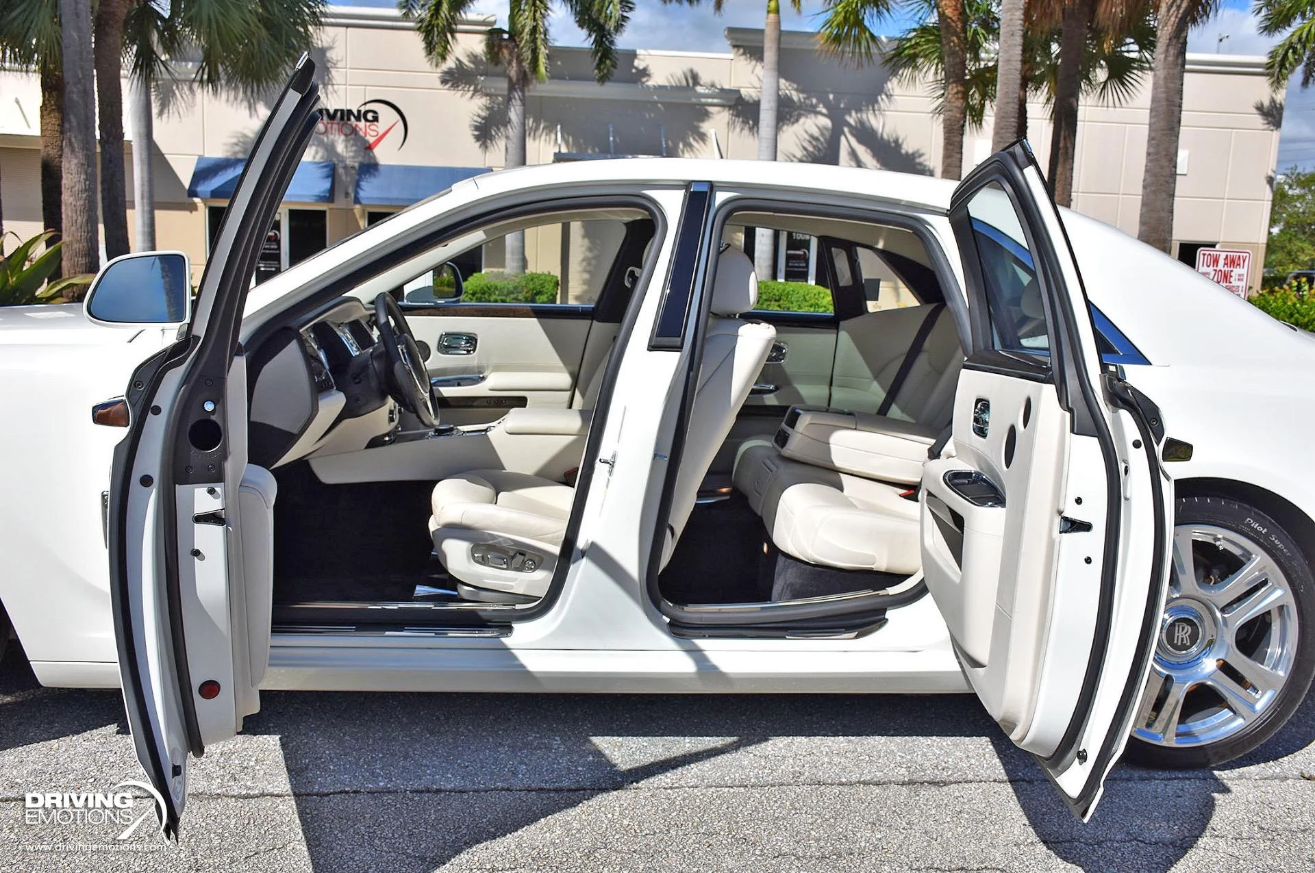 mph049_2323410306_872_p50_l_1ee6569fea