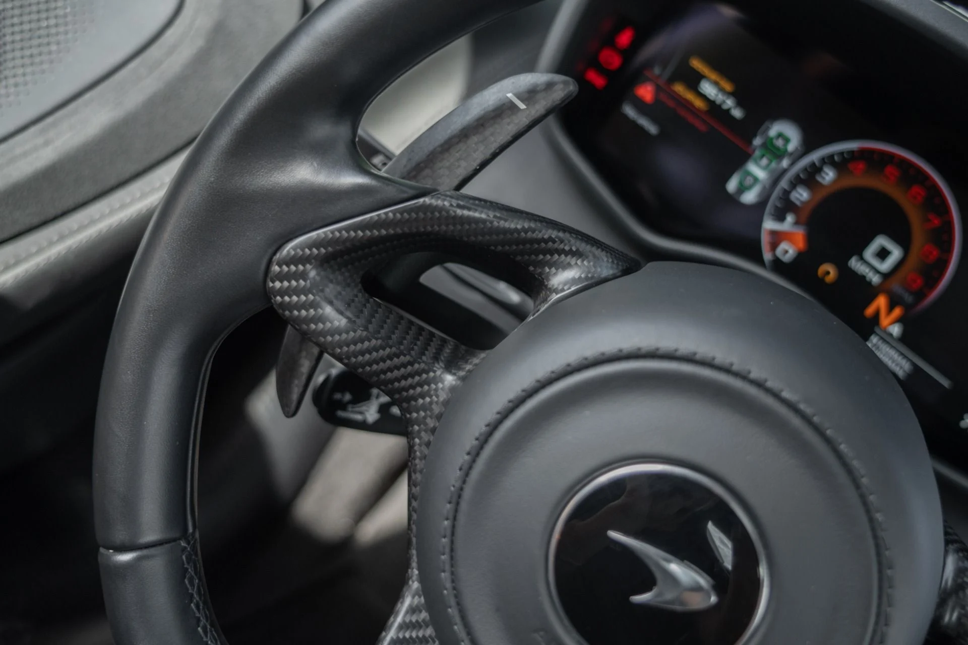 mph049_2341698621_Used_2019_Mc_Laren_600_LT_1760376113_70ebcd25b7