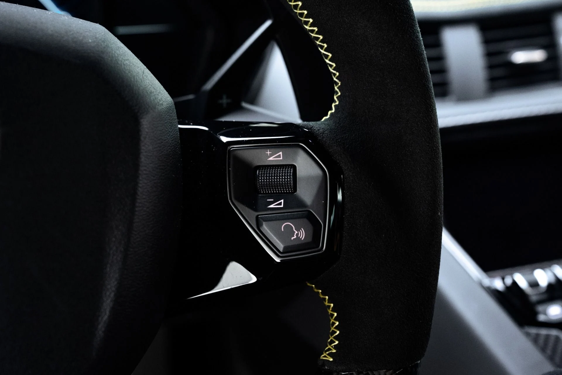 mph049_2359597749_Used_2016_Lamborghini_Aventador_SV_1775078140_8375c3d43d