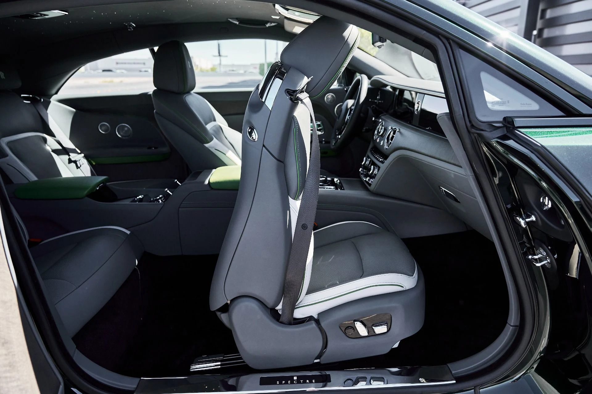 mph049_2366384245_Used_2024_Rolls_Royce_Spectre_Mansory_1776840104_fb7e8a5a53