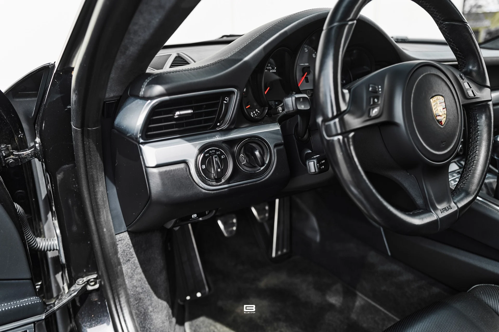 mph049_2371443065_69d846320f1f2fa9135f37e9_L1210087_0250473e06