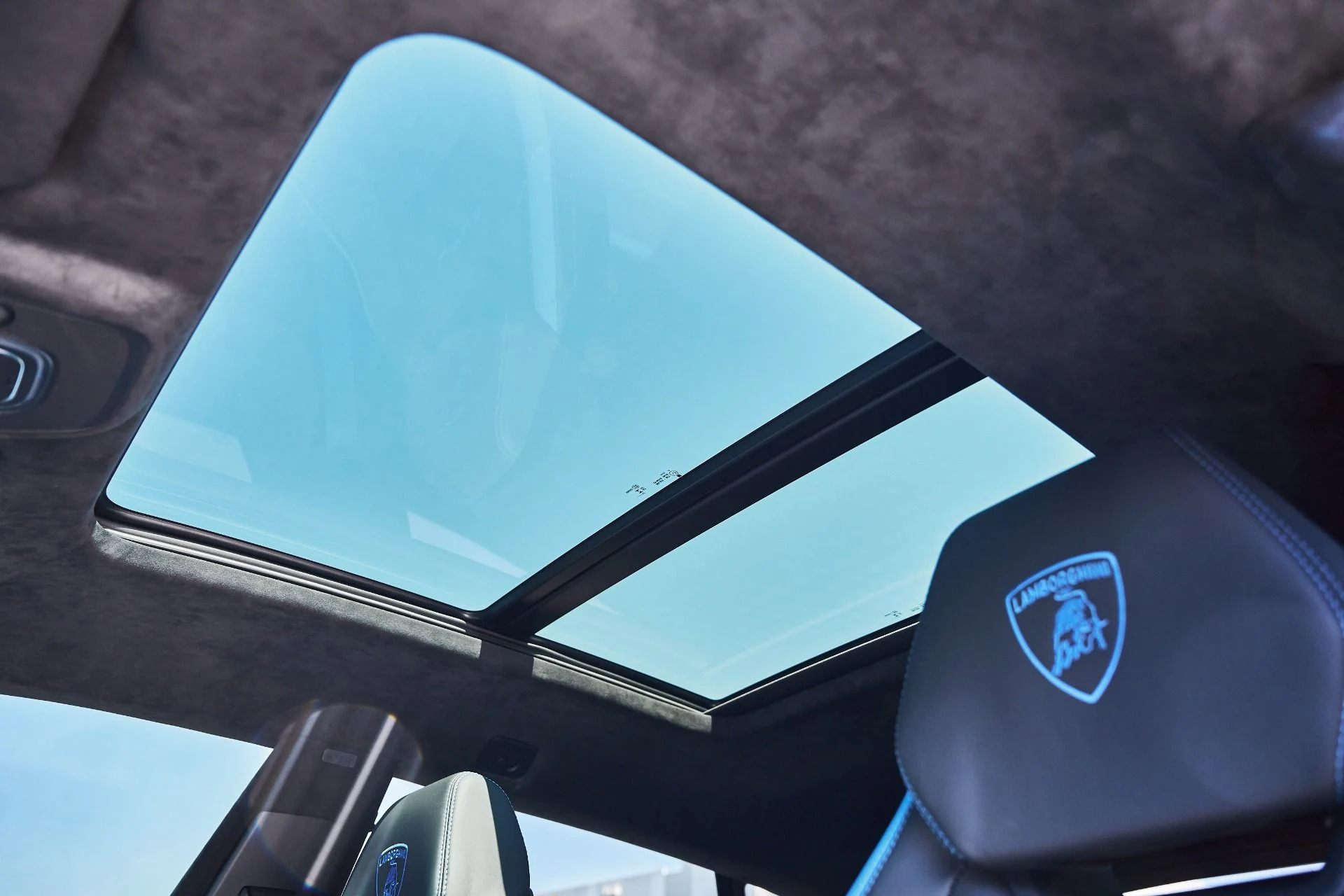 mph049_2383392974_Used_2024_Lamborghini_Urus_S_1775866769_82035db8d6