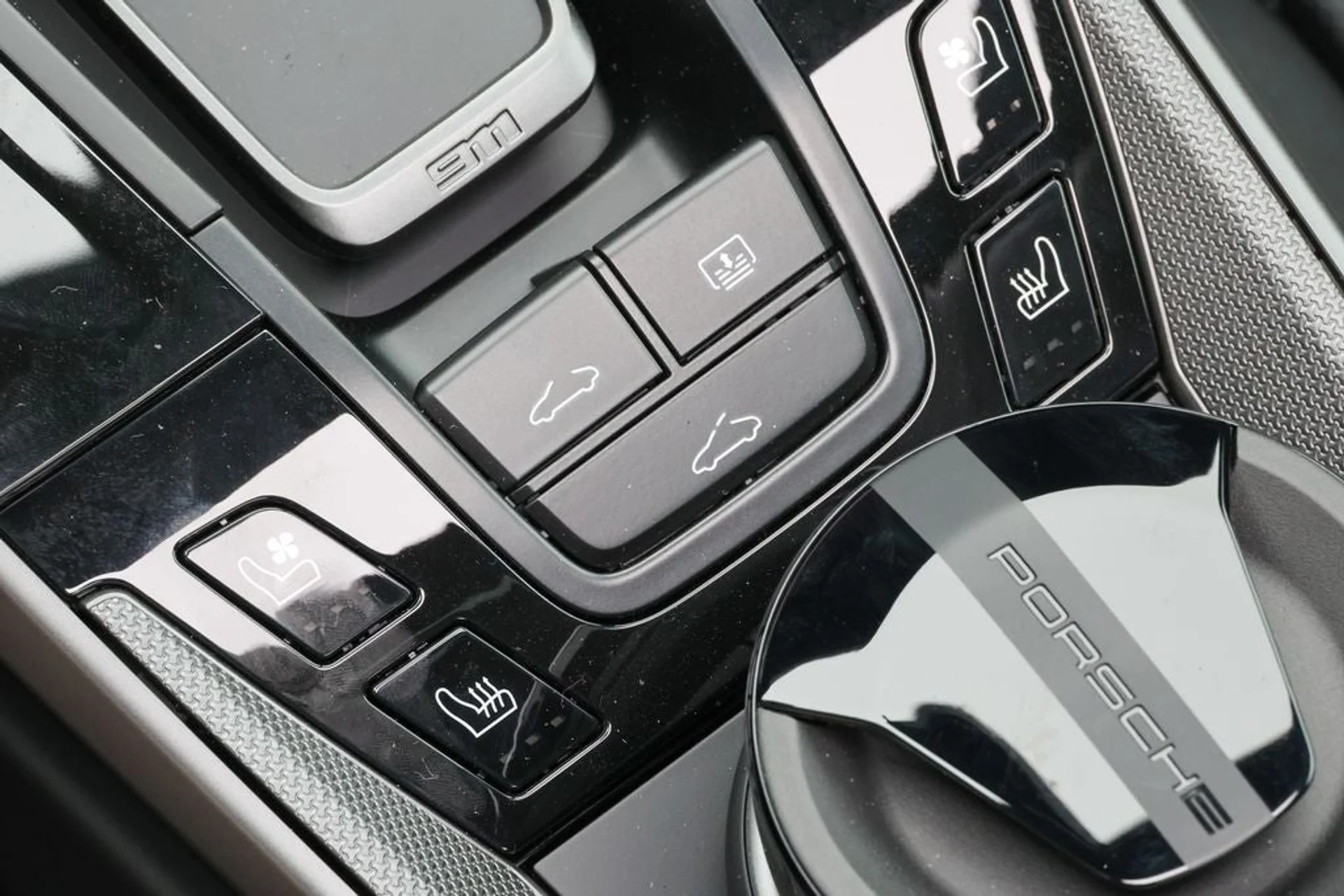 mph049_2417120673_50_47f70ef5ef