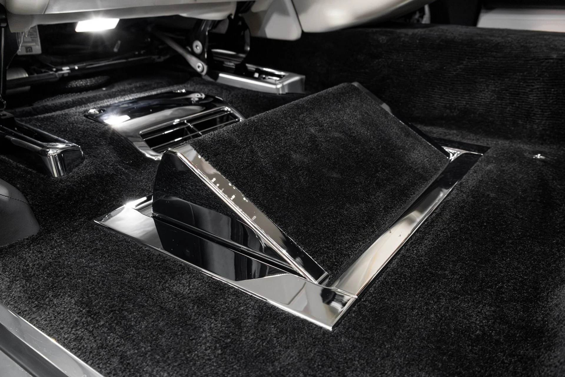 mph049_2422951730_Used_2019_Rolls_Royce_Phantom_1770350910_084537dd04