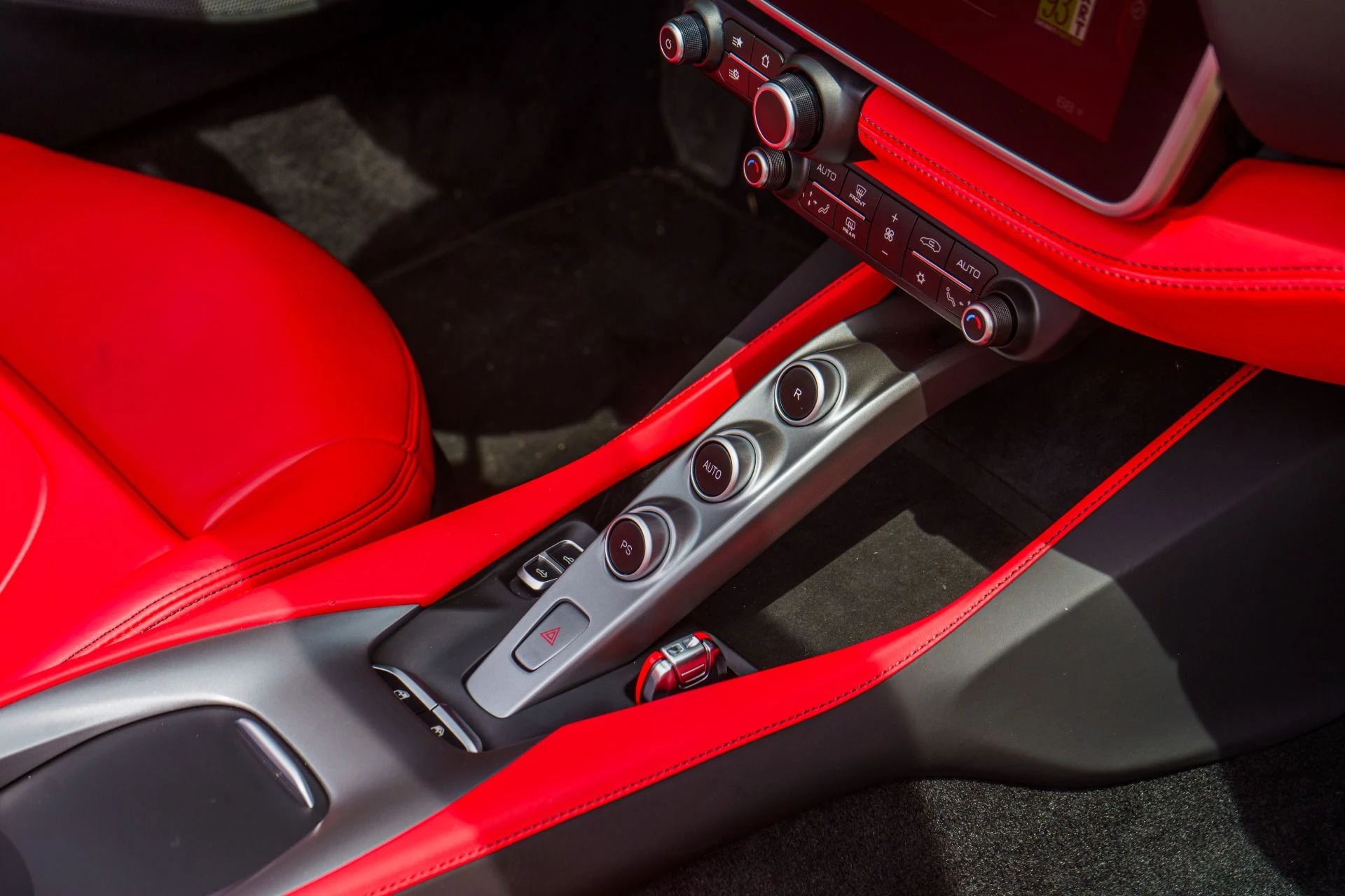 mph049_2428513596_Used_2019_Ferrari_Portofino_1783726040_87144175a8
