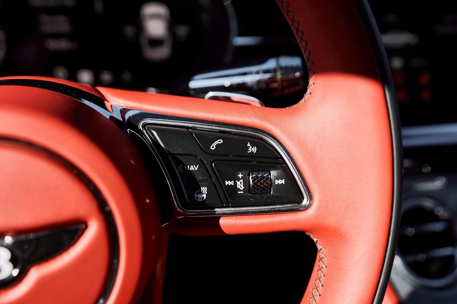 mph049_242869362_Used_2023_Bentley_Continental_GT_Azure_1764903632_d56fd39b3d