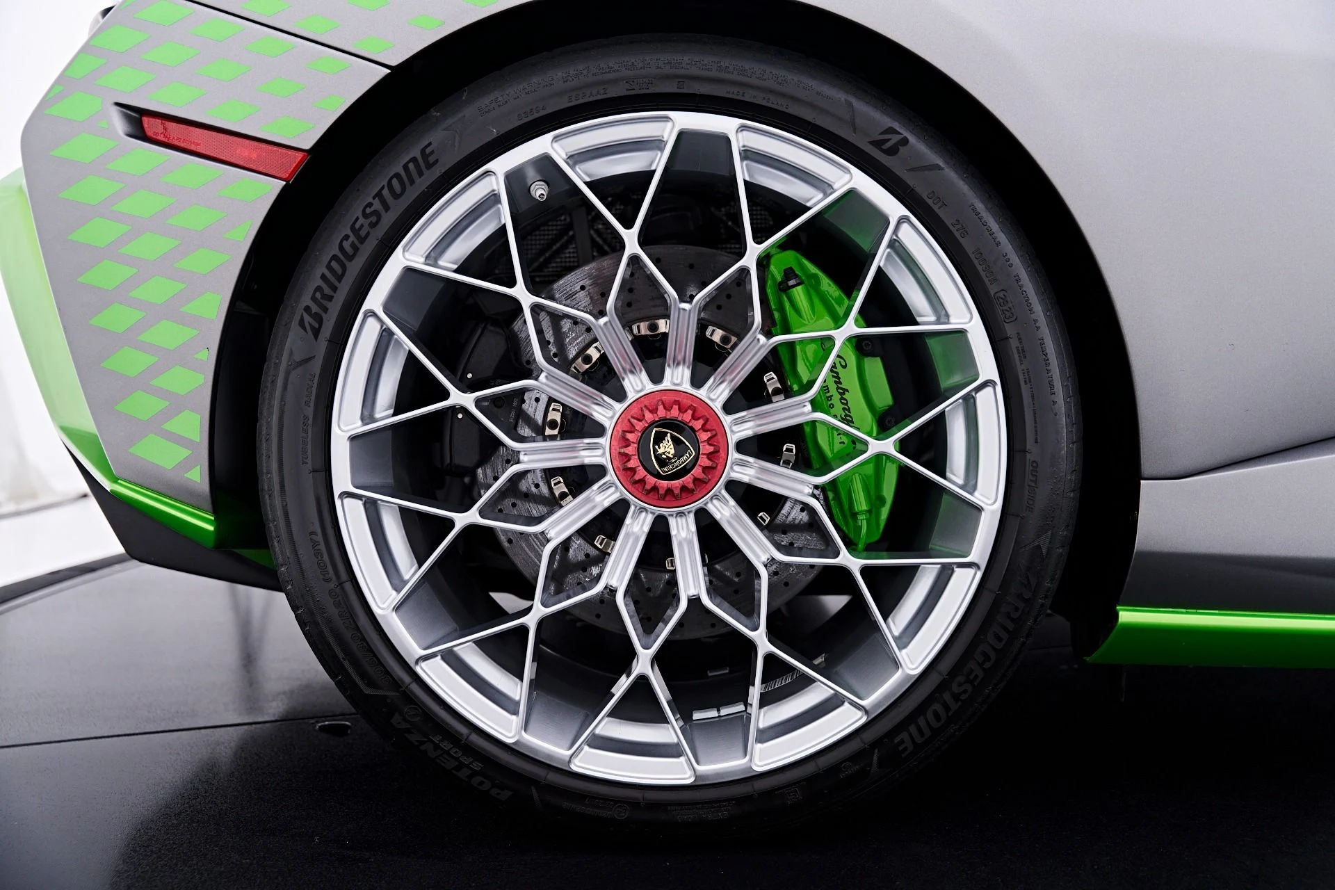 mph049_2466393819_Used_2023_Lamborghini_Huracan_STO_Base_1784576306_15c98b8de8