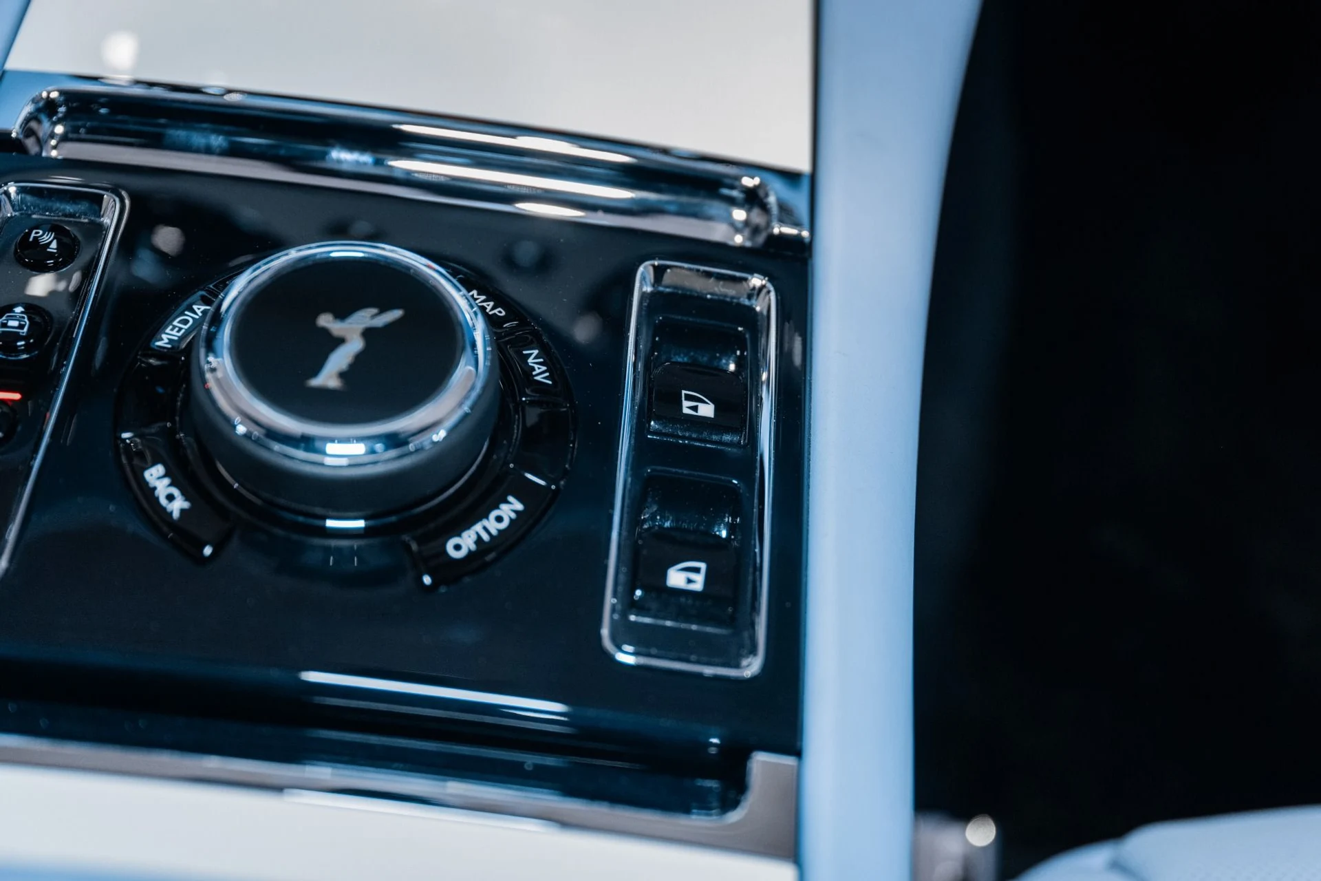 mph049_2470567338_Used_2023_Rolls_Royce_Ghost_1773457420_ec29bf7ca9