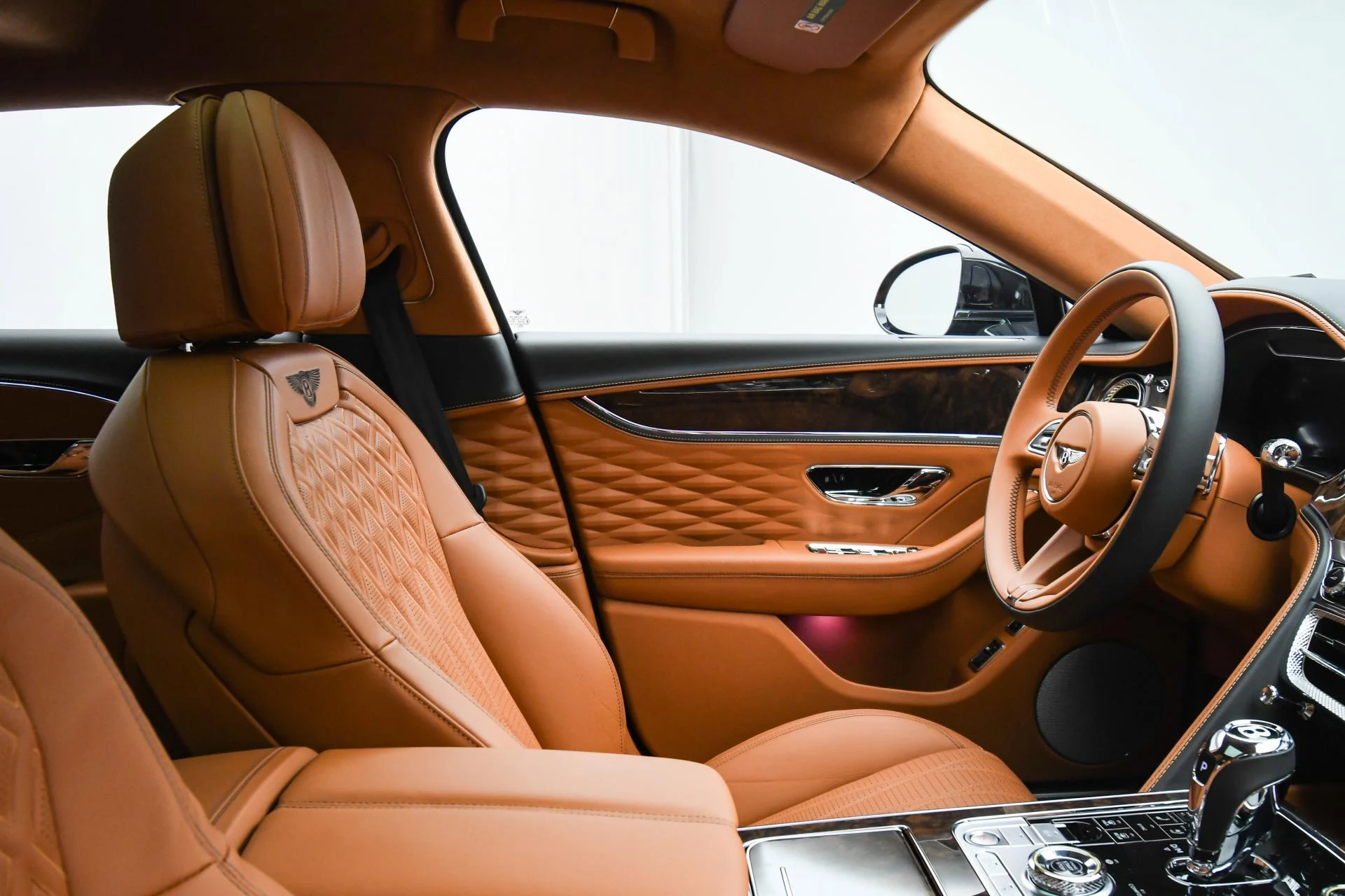 mph049_2487480550_Used_2023_Bentley_Flying_Spur_Azure_1755332970_a097deed17