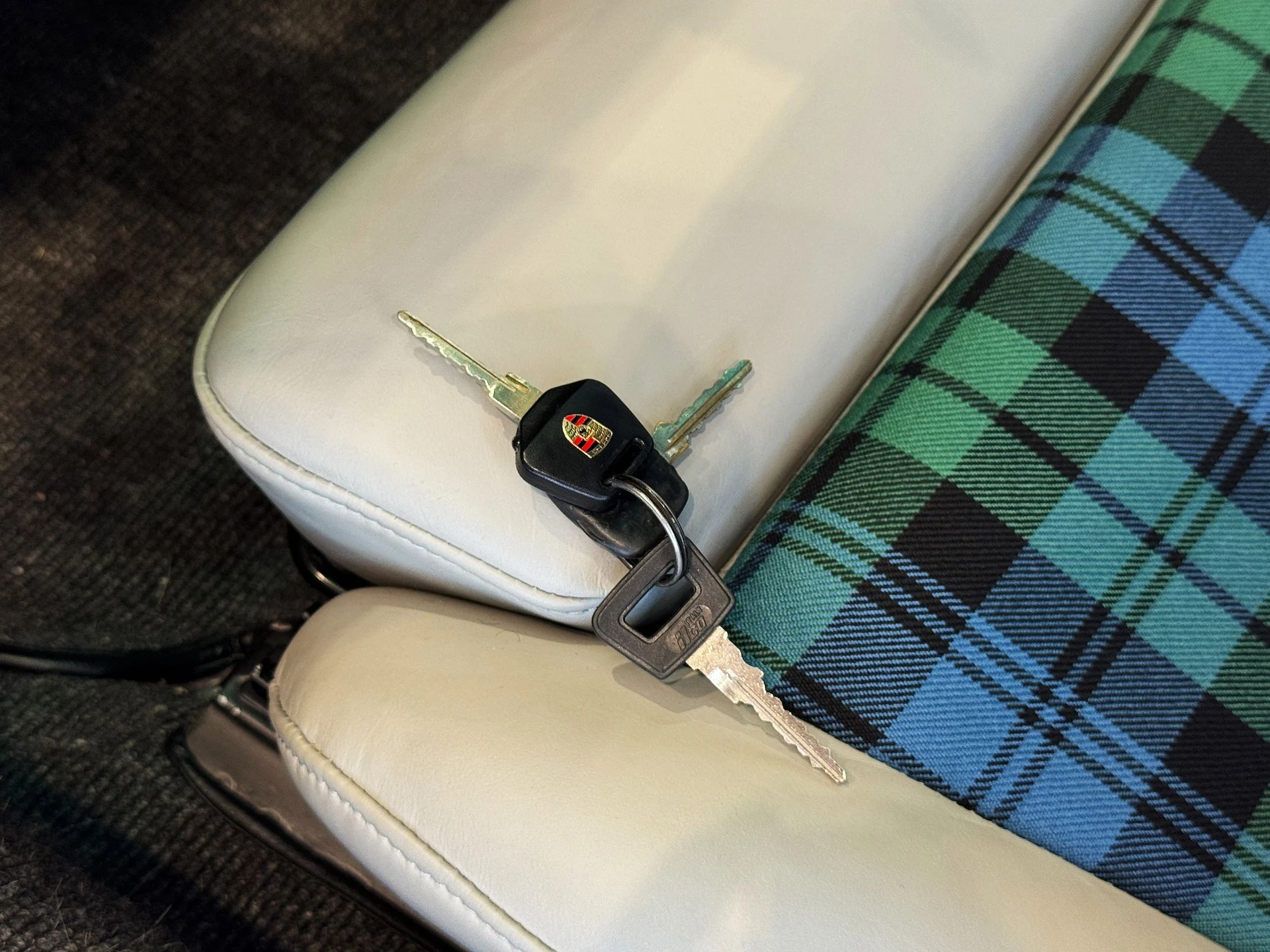 mph049_2497828834_a56045660c9a65e394c62bd0261ced92x_57b43df601