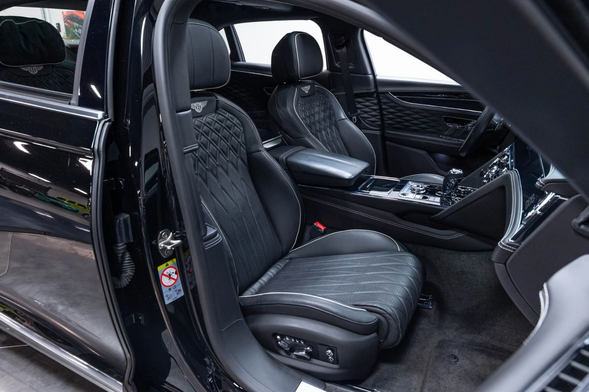 mph049_2499815856_Used_2020_Bentley_Flying_Spur_W12_1785337642_7b4fa3ddef