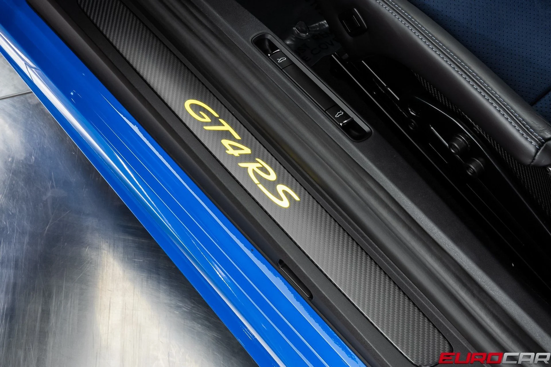 mph049_2507343710_image_50_bcb54ad23d