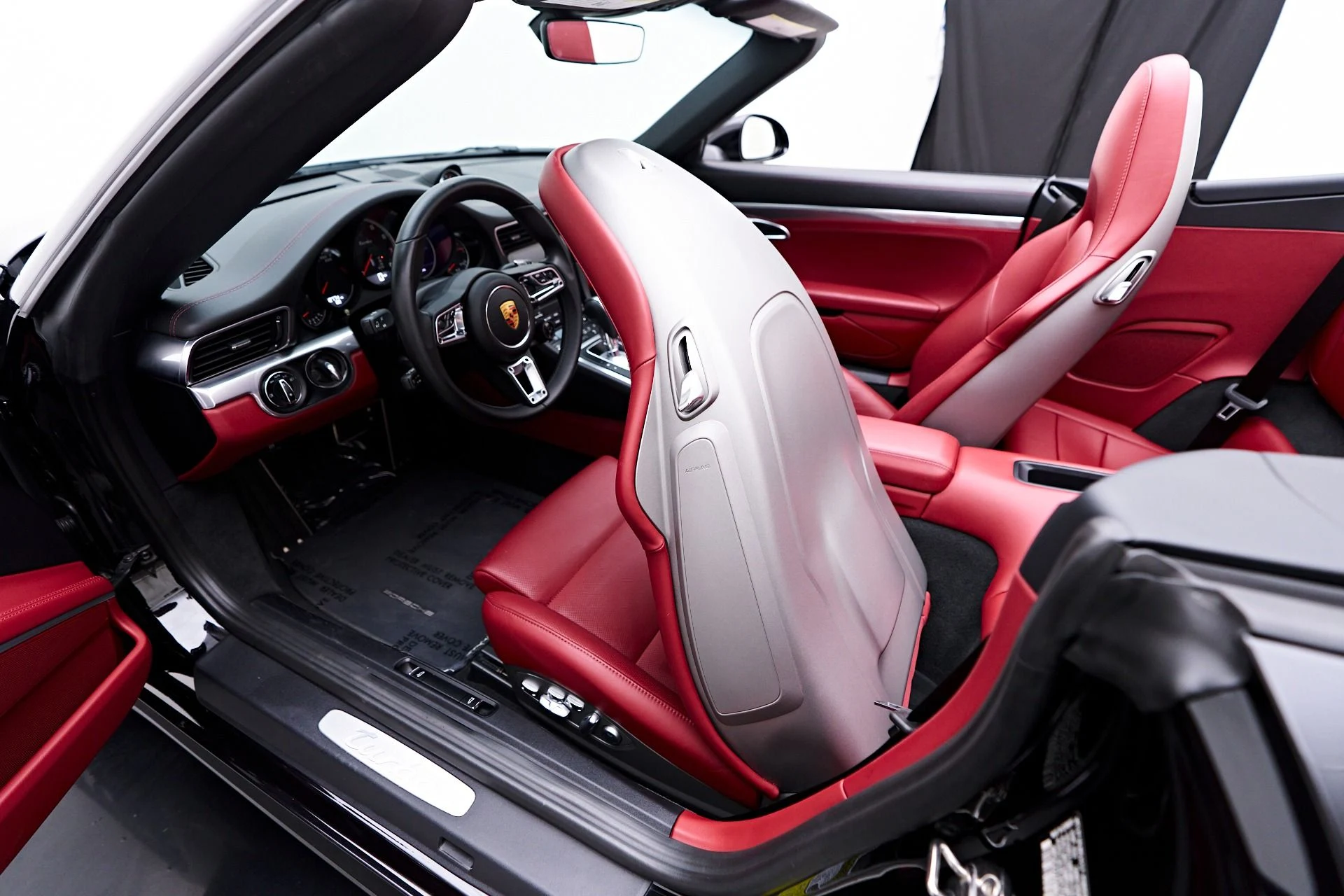 mph049_2509304209_Used_2019_Porsche_911_Turbo_1750270685_cbde807645