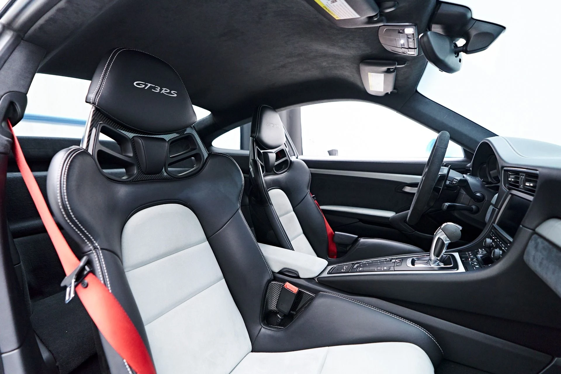 mph049_251814866_Used_2016_Porsche_911_GT_3_RS_1755310000_254913080e
