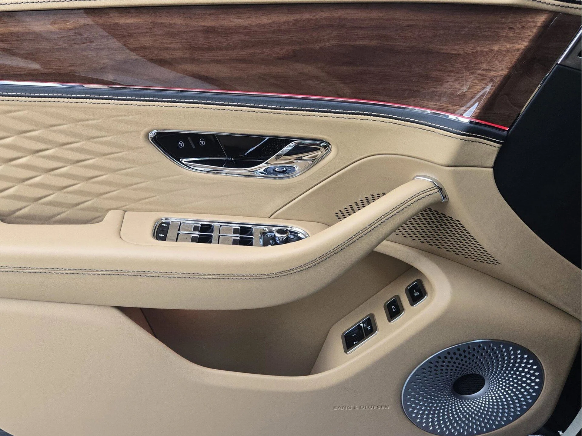 mph049_2522757358_5a40726b12309b3041ce410810a830a9x_c41385ae2d