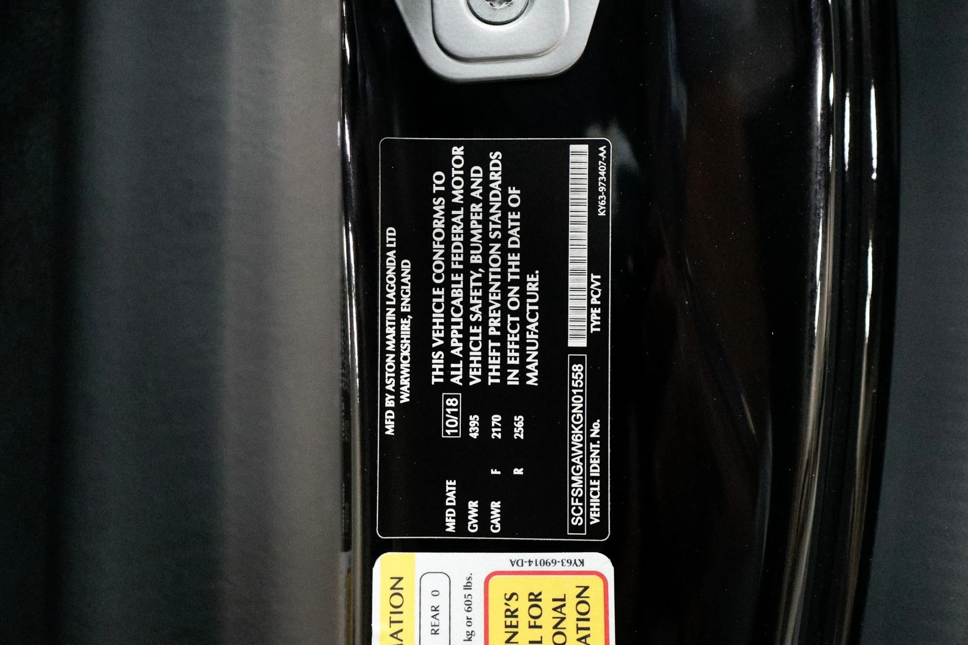 mph049_2536541499_Used_2019_Aston_Martin_Vantage_1760536342_25839fd8a6