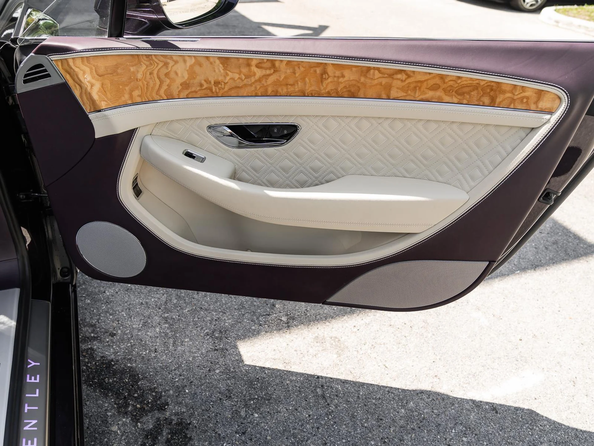 mph049_2544031738_Used_2022_Bentley_Continental_GT_Mulliner_1774645992_cae14e4317