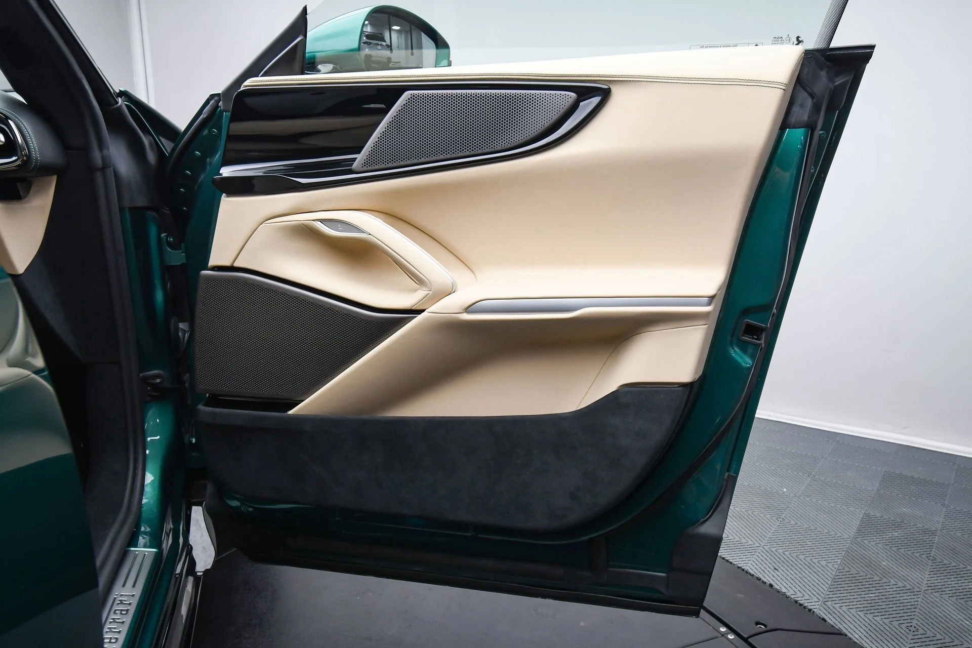 mph049_2546580125_1bc5bb8ec6574c0b928ff77bd9b9729b_a216d2026d