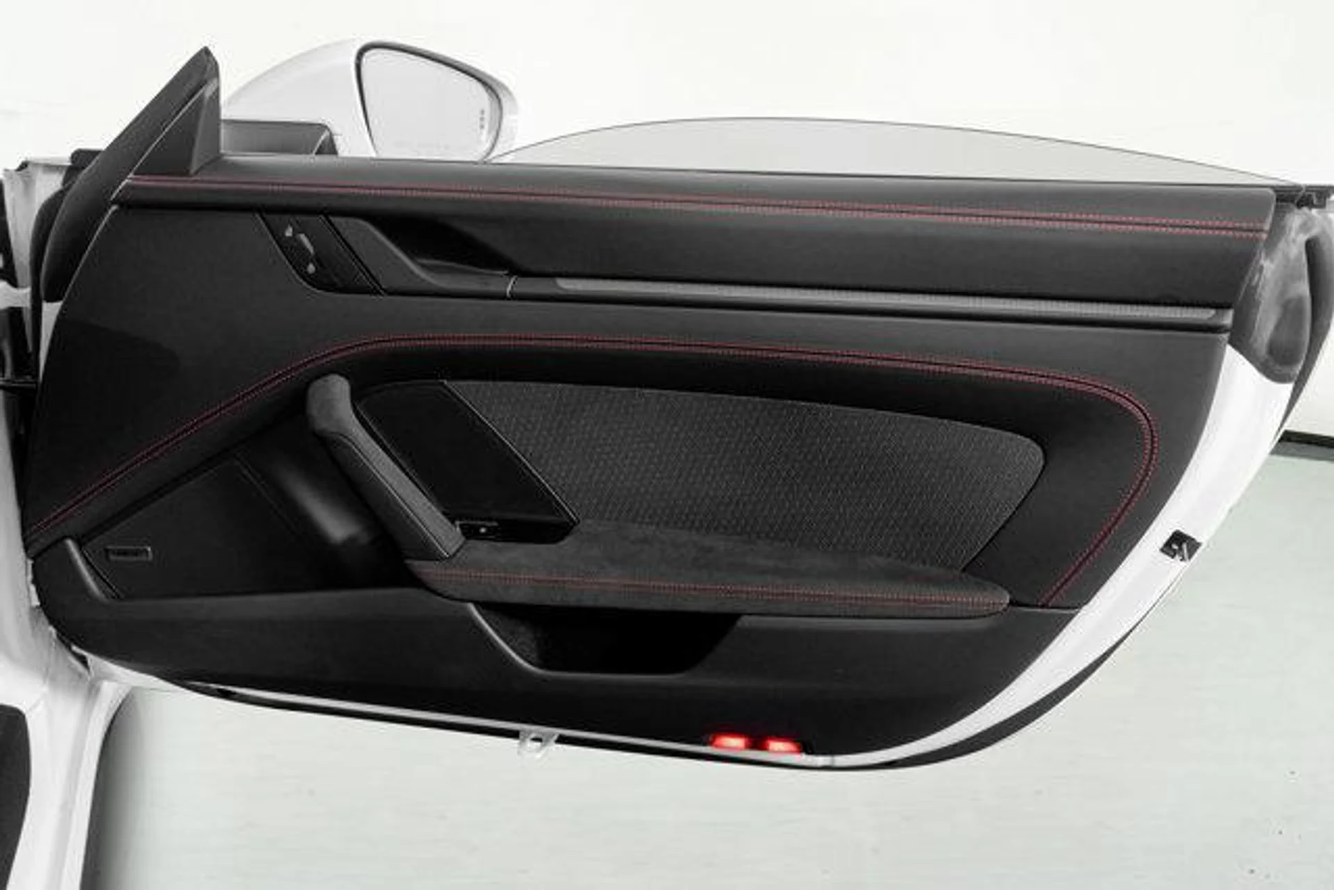 mph049_2557009492_Sq4_Bmd_Mw_Ub13_B_Uo_E_Co_Qubz31myg_8d0de6ef4a