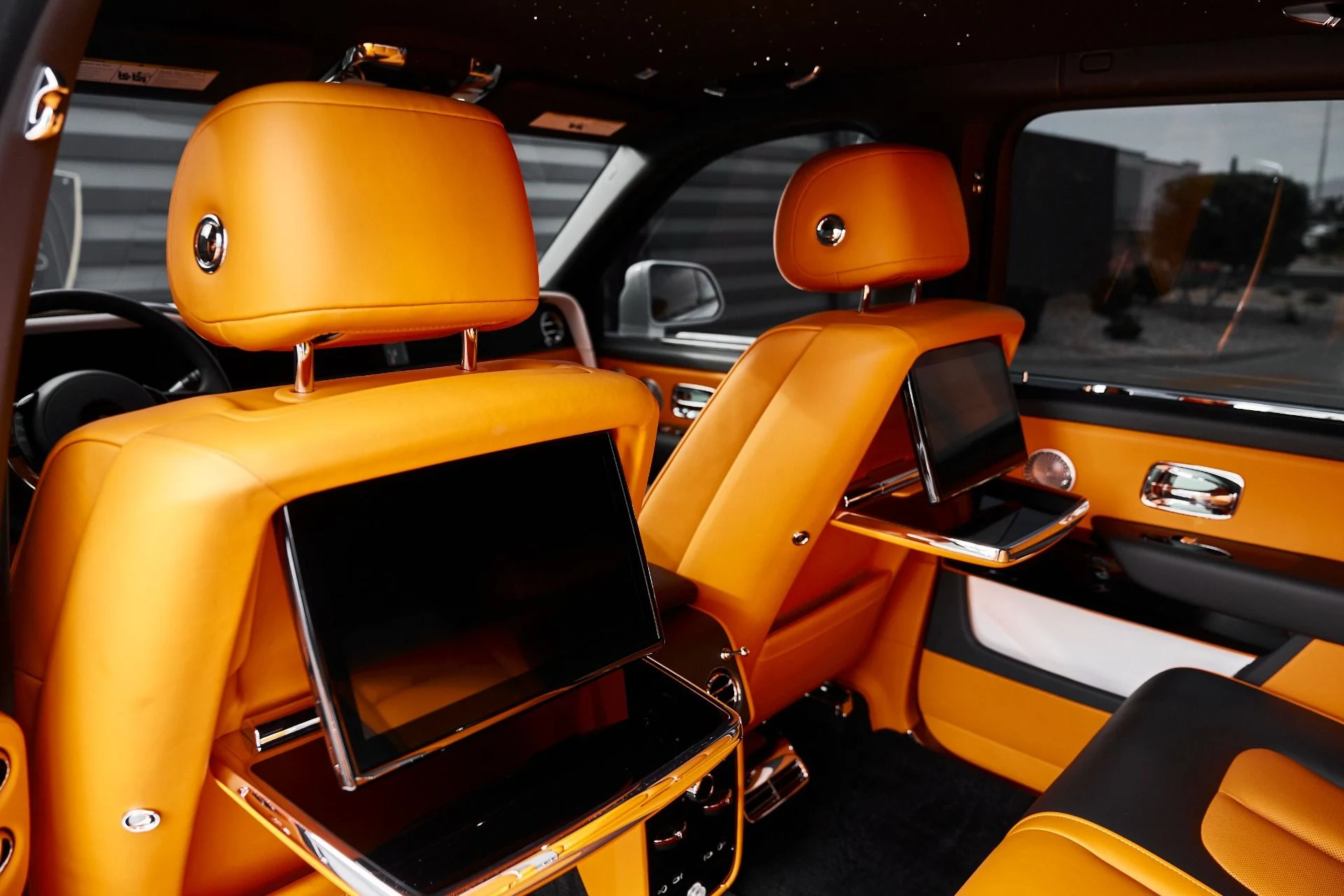 mph049_255949545_Used_2025_Rolls_Royce_Cullinan_Base_1770950914_174015c4f3