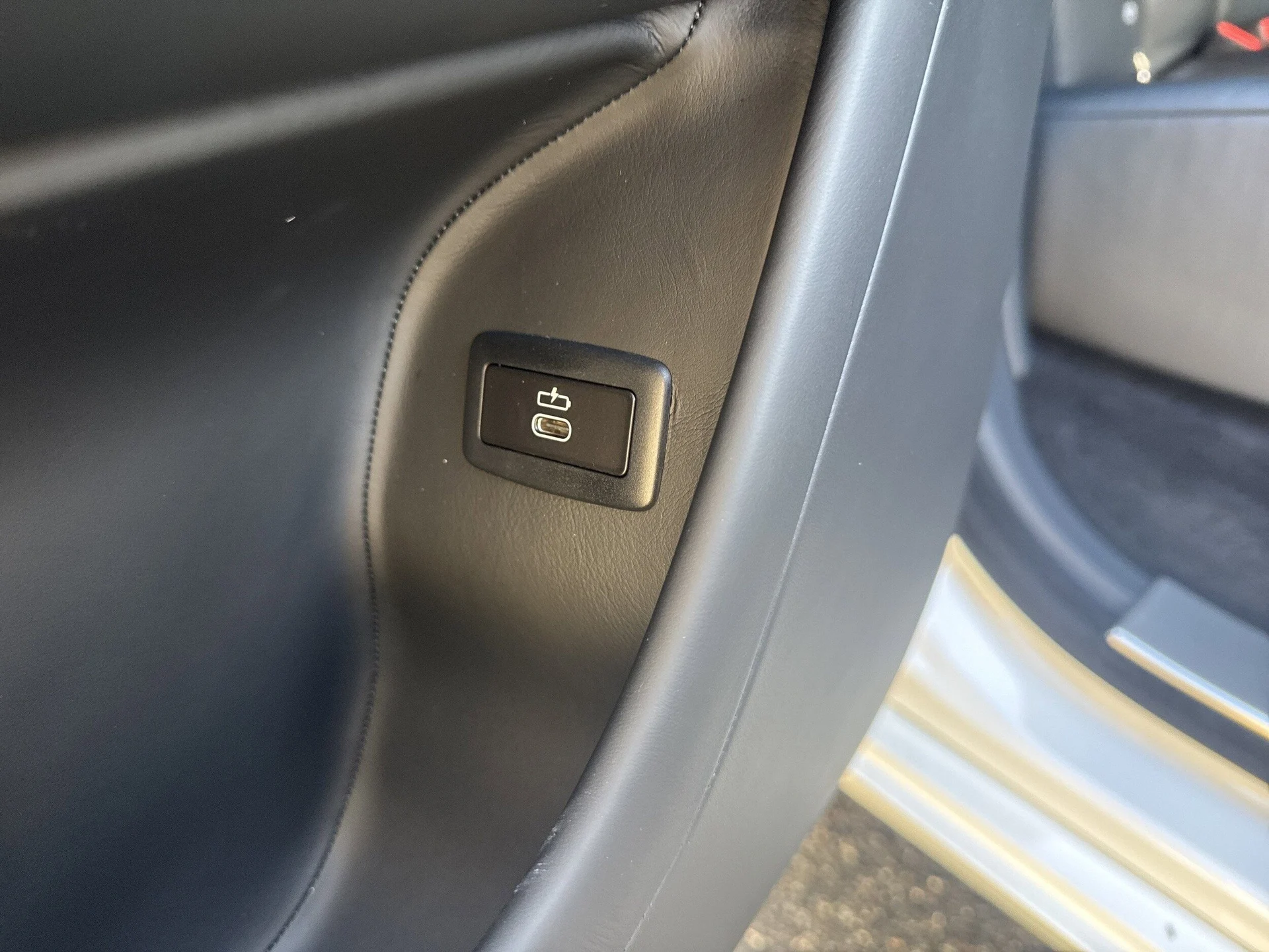 mph049_2564343111_4481b05cd2fd02ded29ce439ebcc39d0x_280e0f7ac4