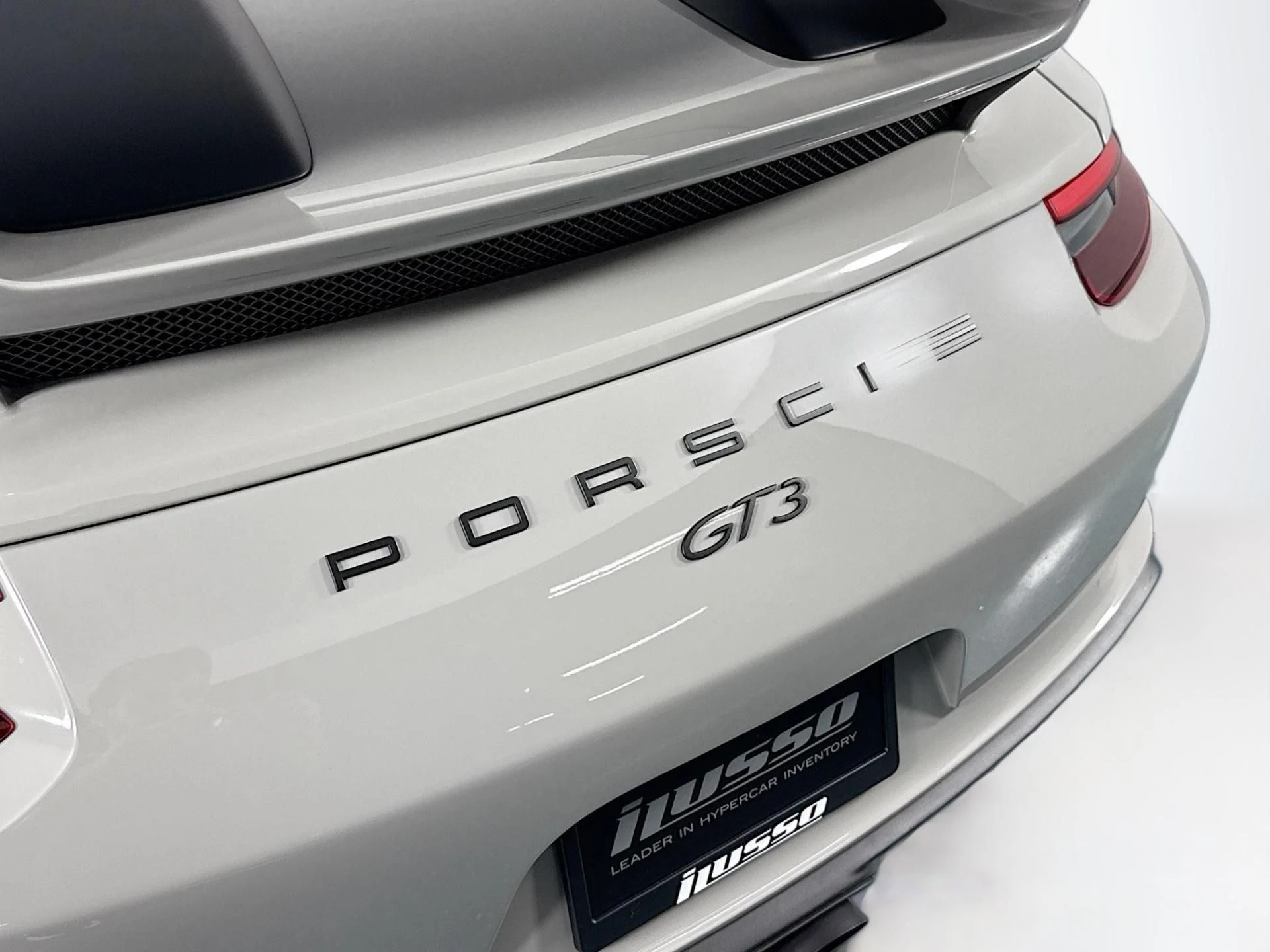 mph049_2578748967_Used_2018_Porsche_911_GT_3_1787596704_3f13ee4b1a