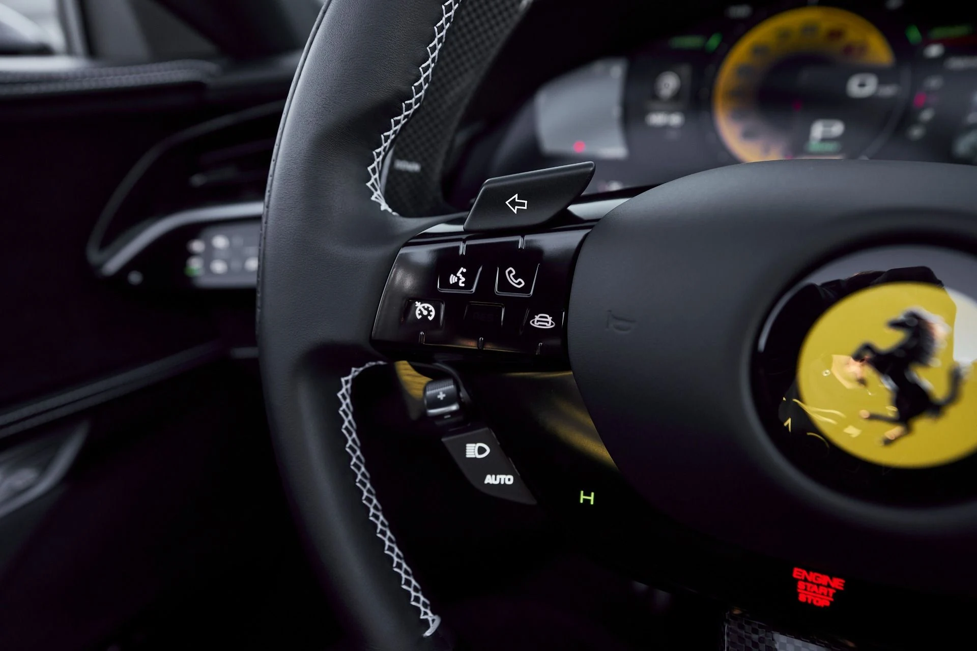 mph049_2581317916_Used_2025_Ferrari_SF_90_Spider_1764059302_b0e9402080