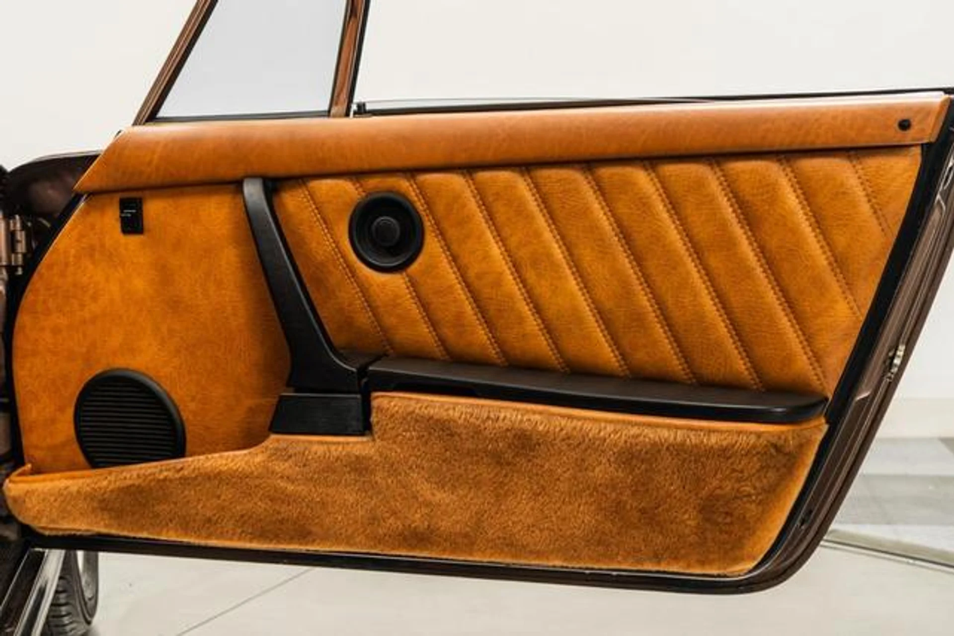 mph049_2587535631_A_Wm16_HUM_Xy_Rofgzp_D_R8_Ymq1_J1g_aa513b1cca