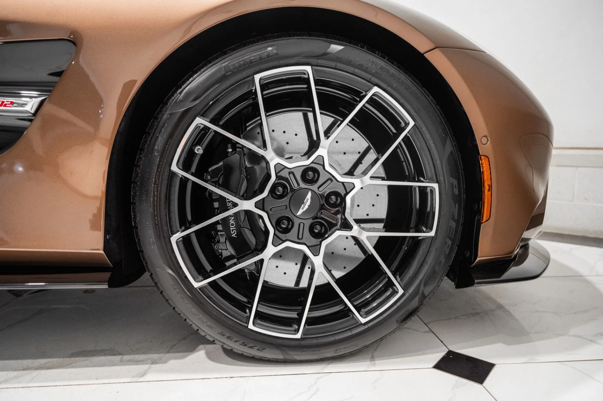 mph049_2629058348_New_2026_Aston_Martin_Vanquish_Volante_1783526001_67284ae1fd