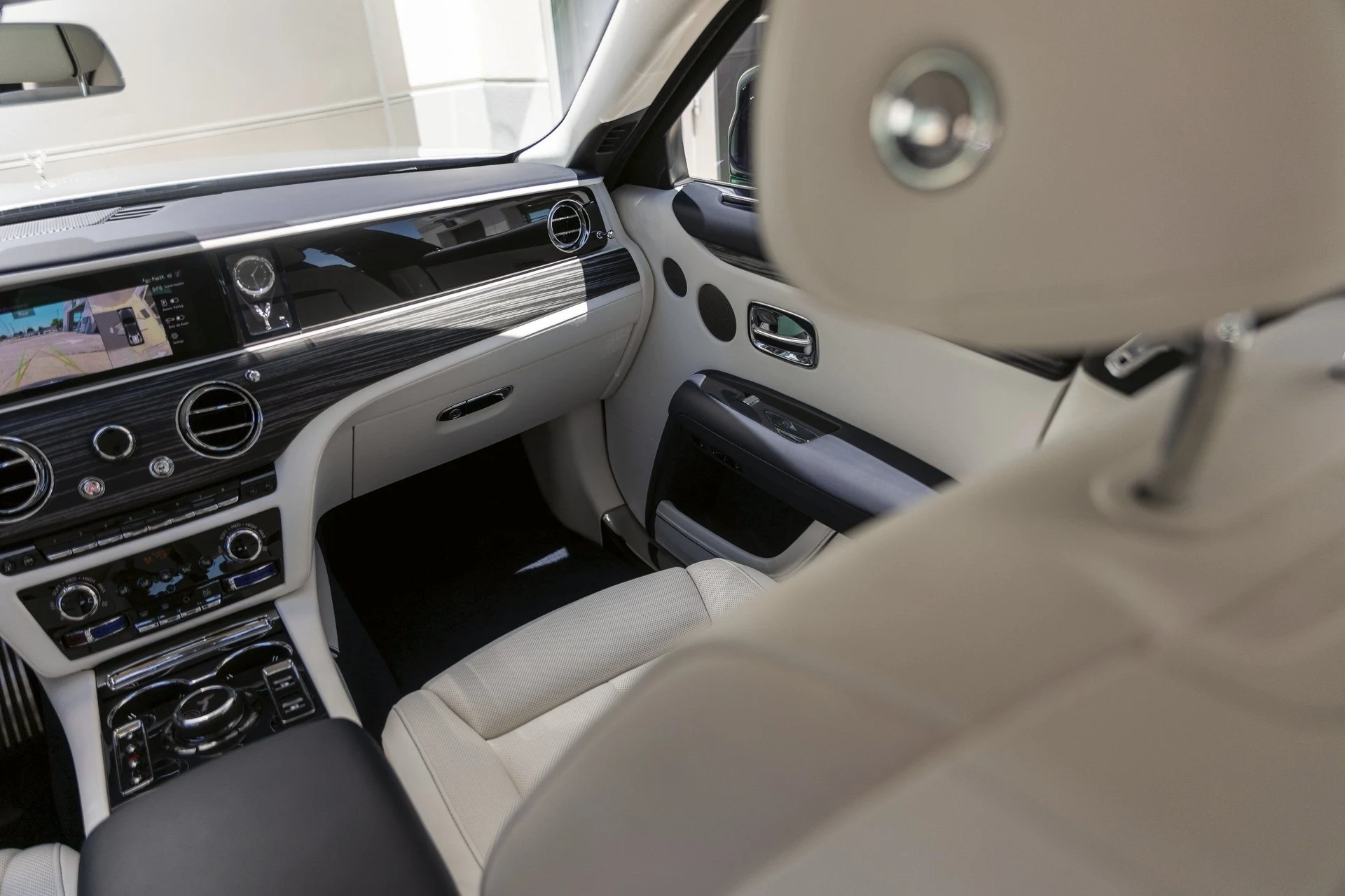 mph049_2664393783_Hi_Tech_Luxury_Imports_LLC_SCA_13_GZ_03_SU_230190_image_49_04ce76562d