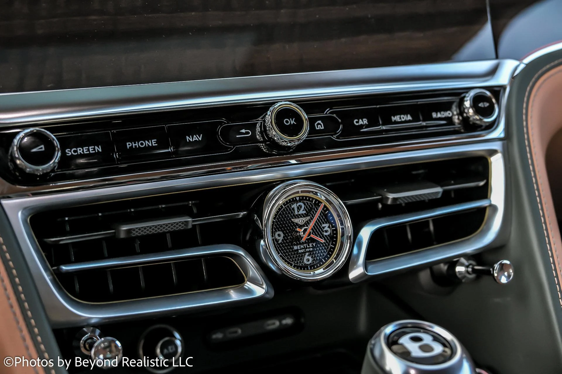 mph049_2671960318_Used_2025_Bentley_Flying_Spur_Speed_First_Edition_Specification_1761724558_61effb2f9d