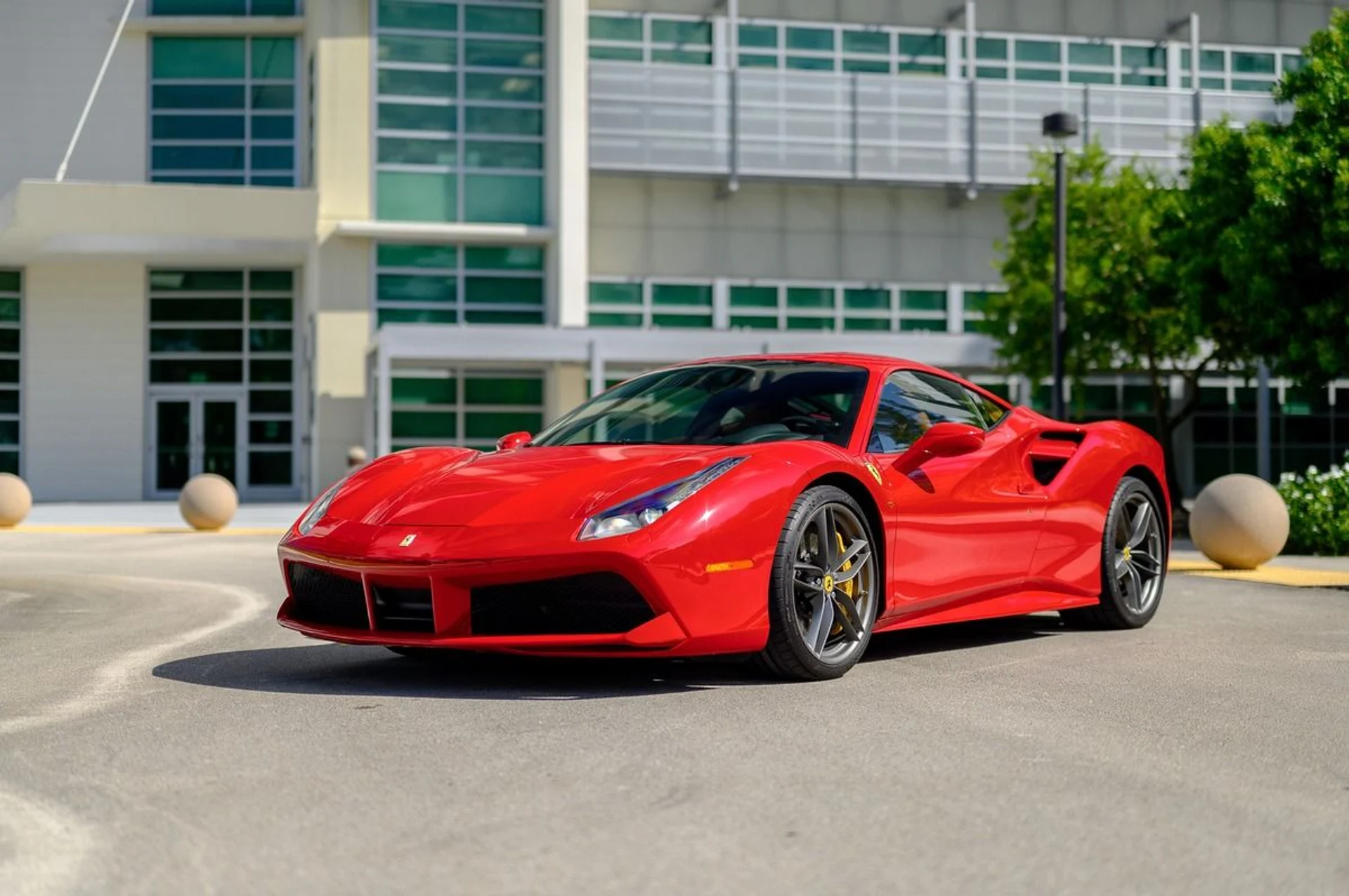 mph049_2691522238_Used_2017_Ferrari_488_GTB_1753314367_e986881e36