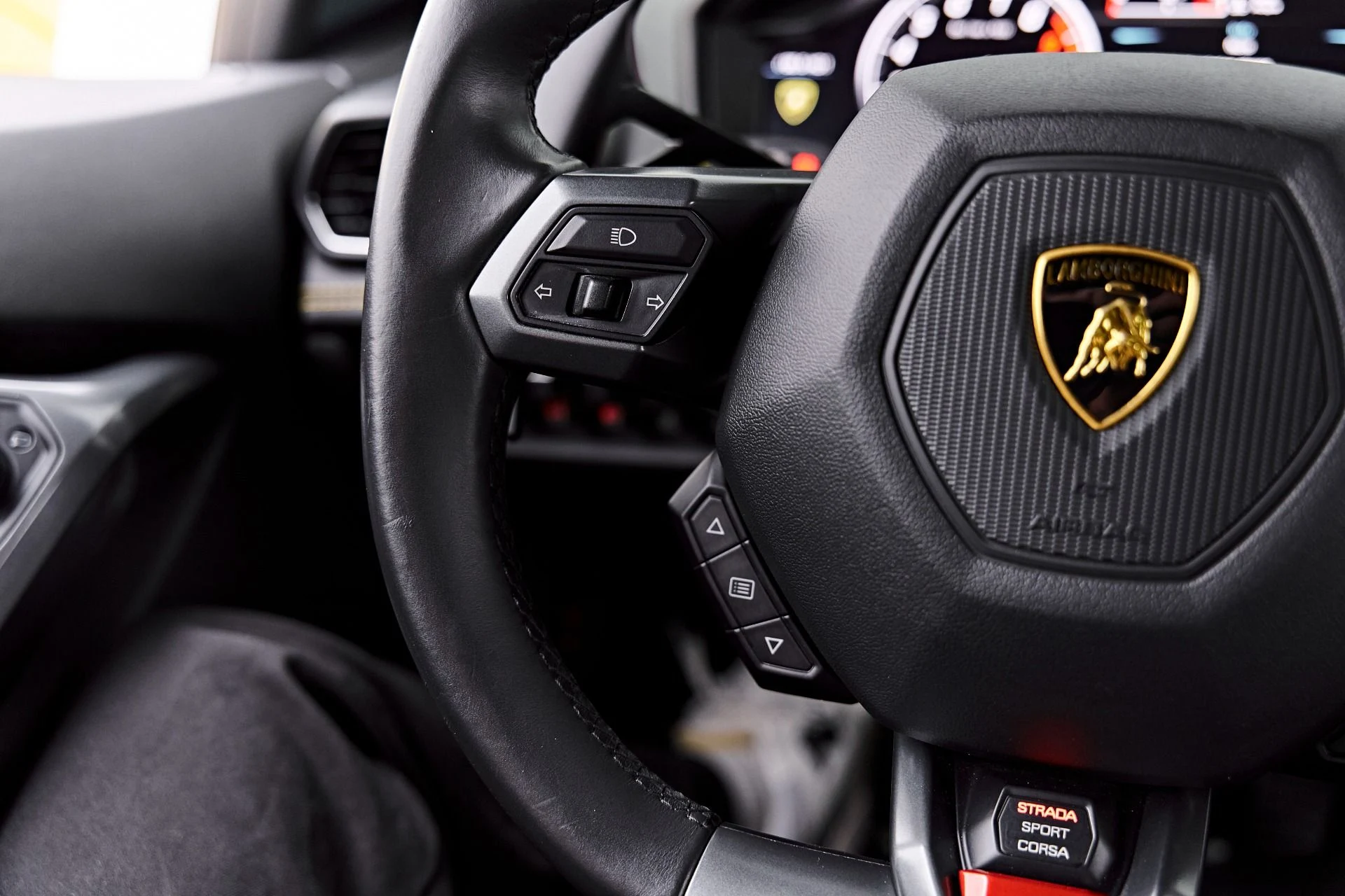 mph049_2693338614_Used_2017_Lamborghini_Huracan_1786046310_a555627c09