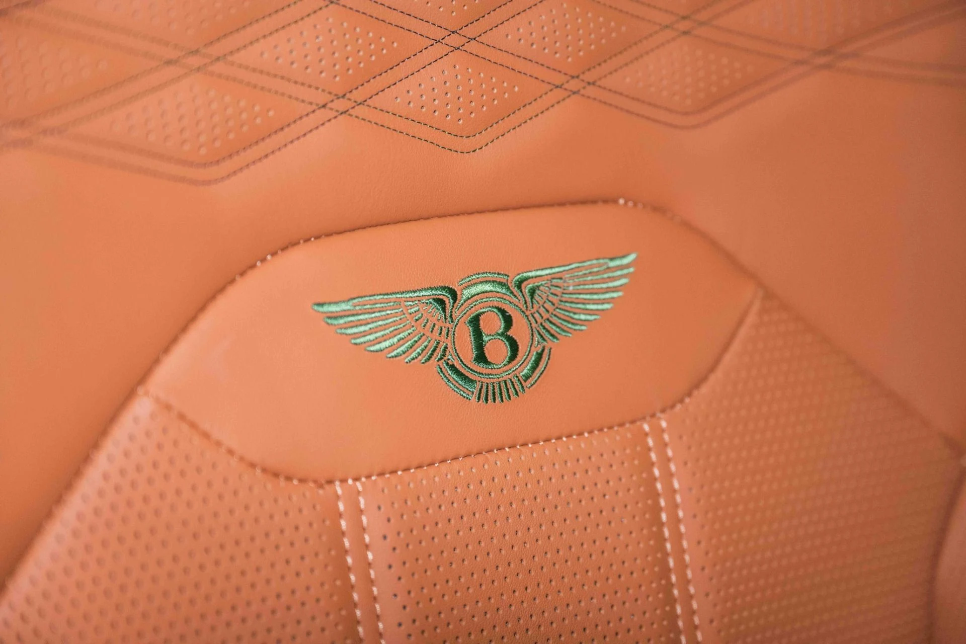 mph049_2698808851_Used_2024_Bentley_Bentayga_EWB_Azure_V8_1718899287_89c7db1721