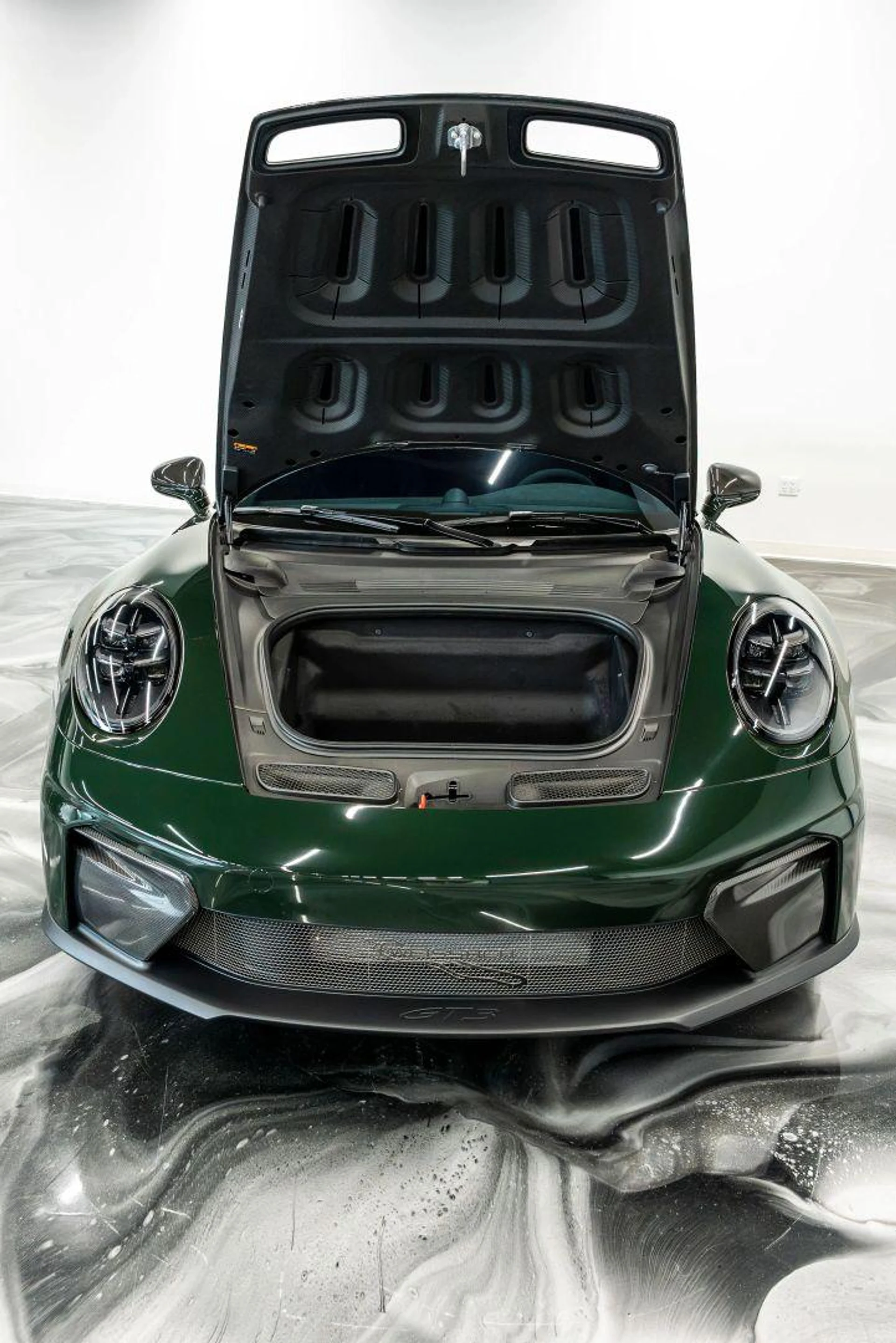 mph049_2724393526_Used_2026_Porsche_911_GT_3_Coupe_2_D_1787786299_ca41ad8d5a