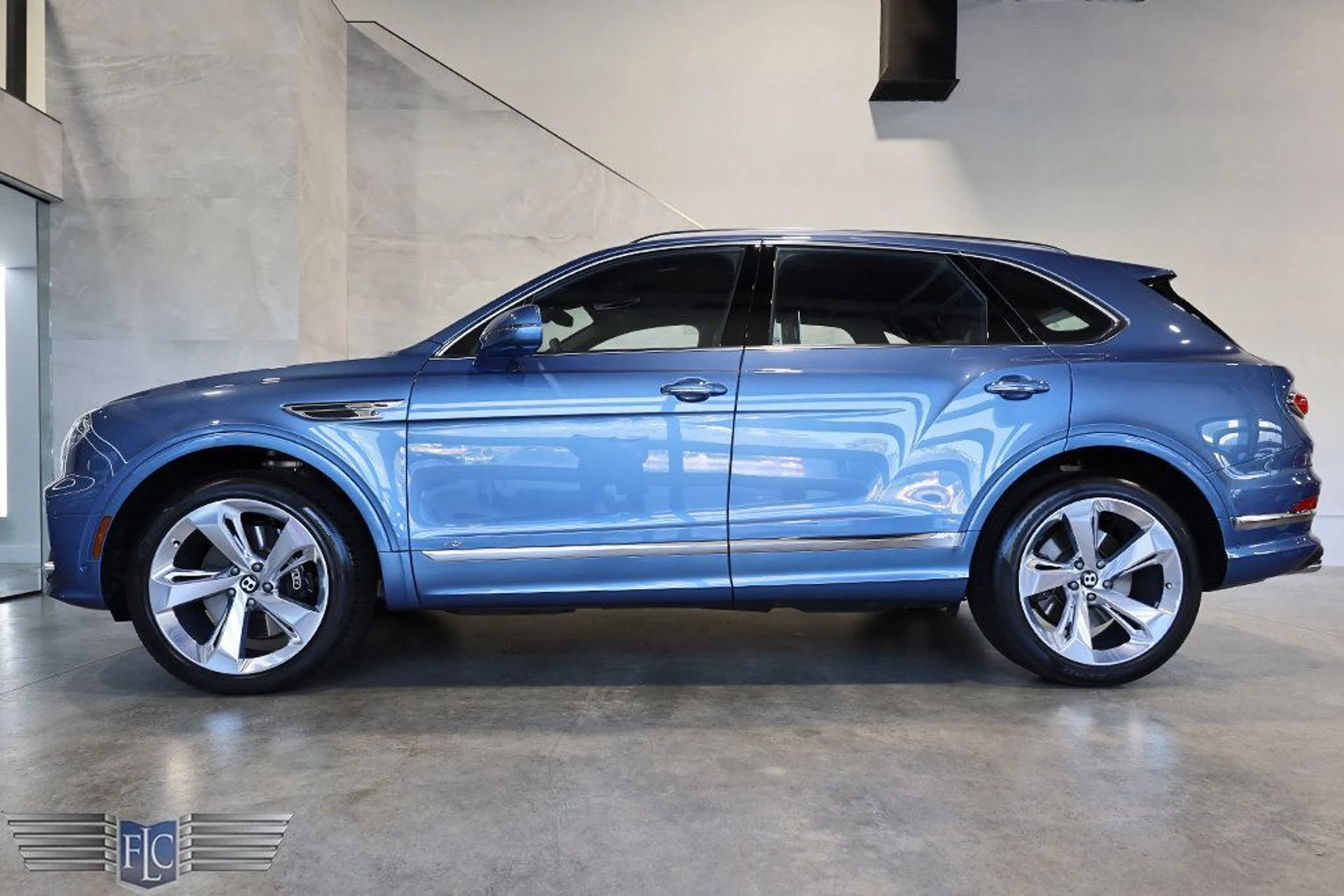 mph049_2765659175_used_2022_bentley_bentayga_v8awd_9689_22903607_50_1024_77fd14db08