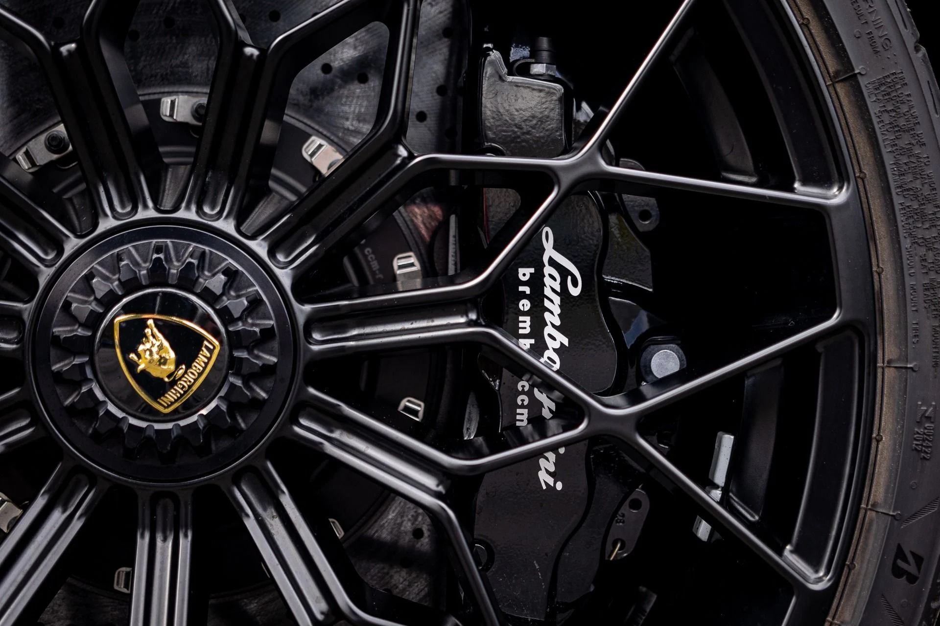 mph049_2785253203_Used_2023_Lamborghini_Huracan_STO_1724257778_f44d579fb9