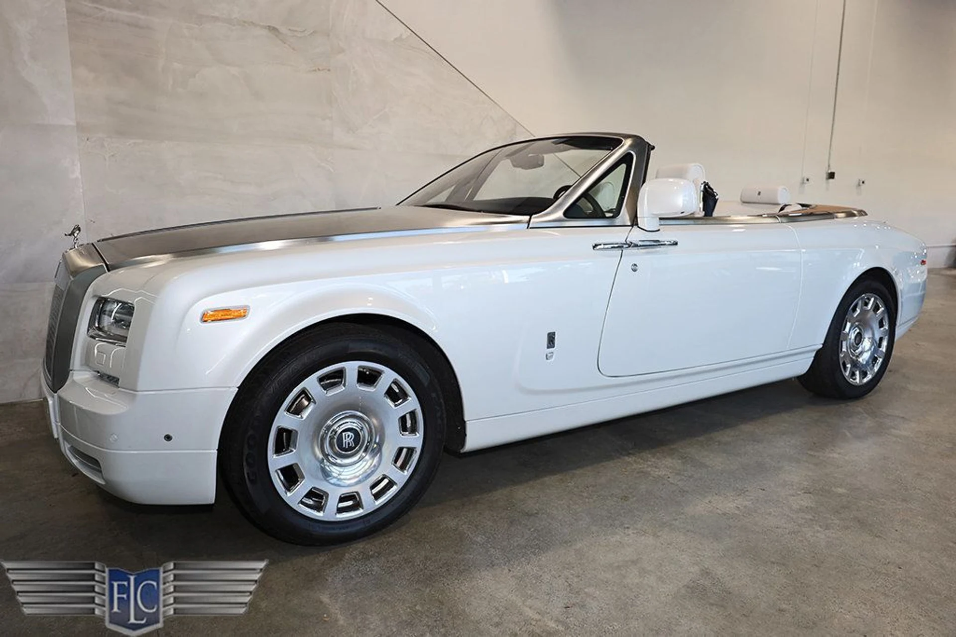 mph049_2814733150_used_2017_rolls_royce_phantom_dropheadcoupe_9689_22945304_50_1024_c55dd9de1b