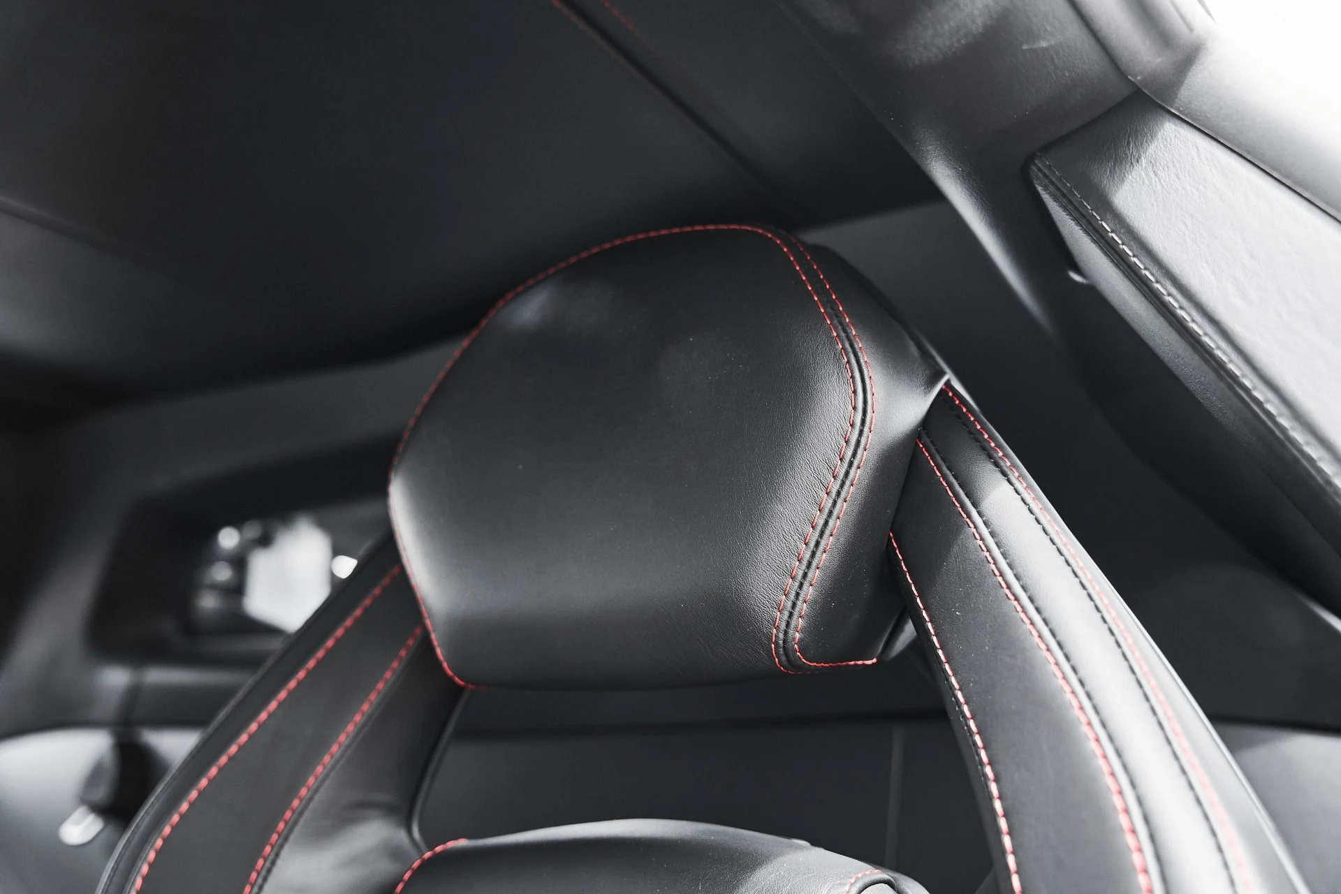 mph049_2816165506_Used_2018_Lamborghini_Aventador_S_Base_1775006906_775fbc408f