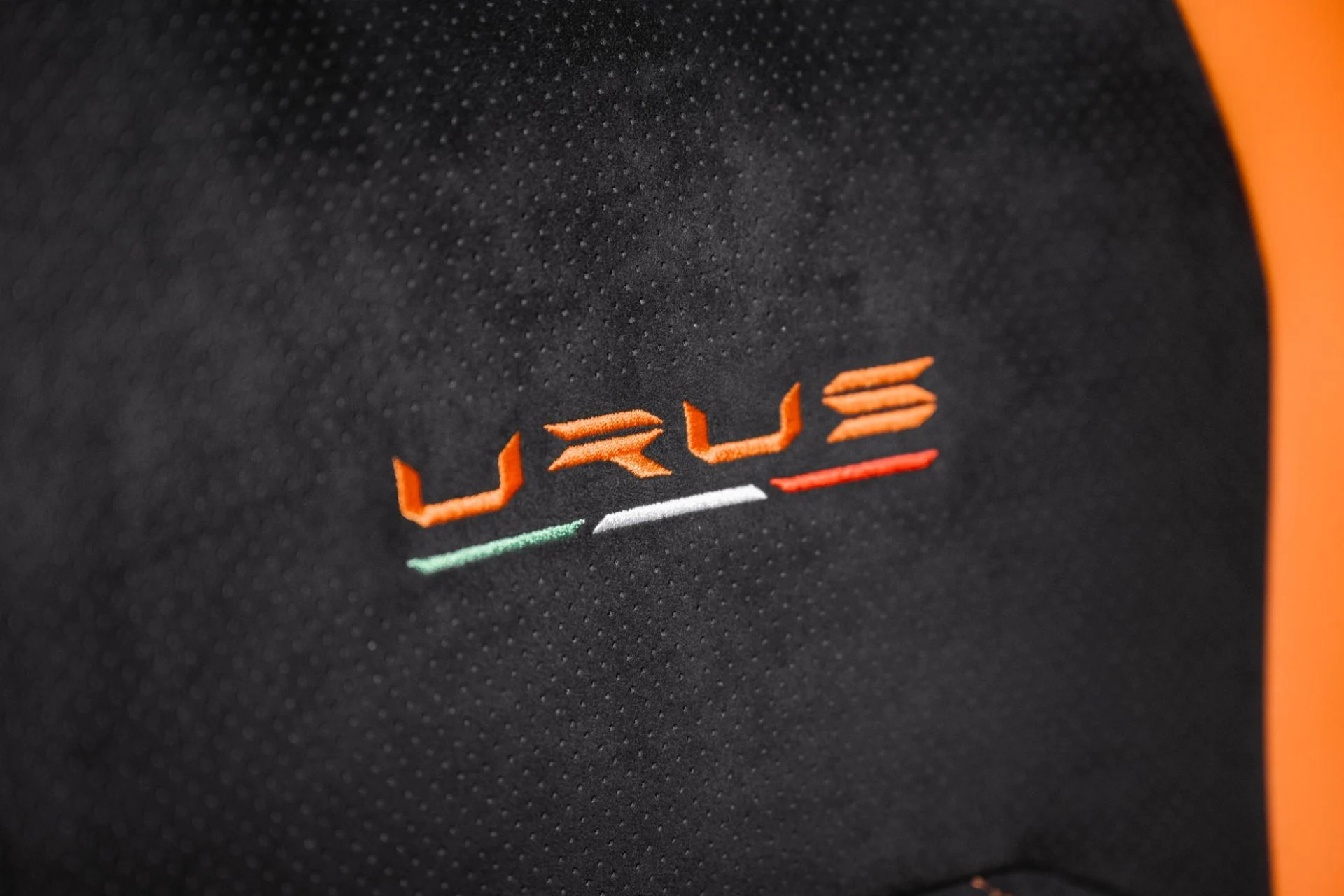 mph049_2817865251_Used_2022_Lamborghini_Urus_Pearl_Capsule_1773410025_9db3628a6e