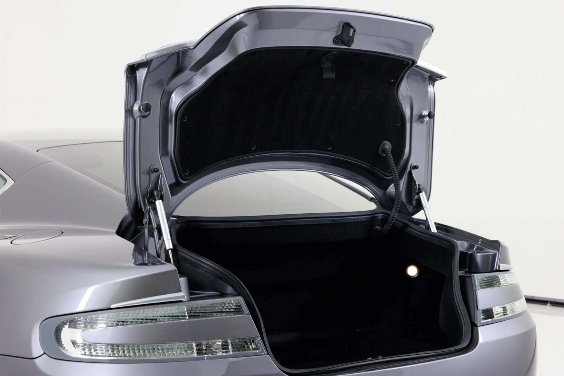 mph049_2852648056_Used_2010_Aston_Martin_DBS_1792190110_f8e16d1ace