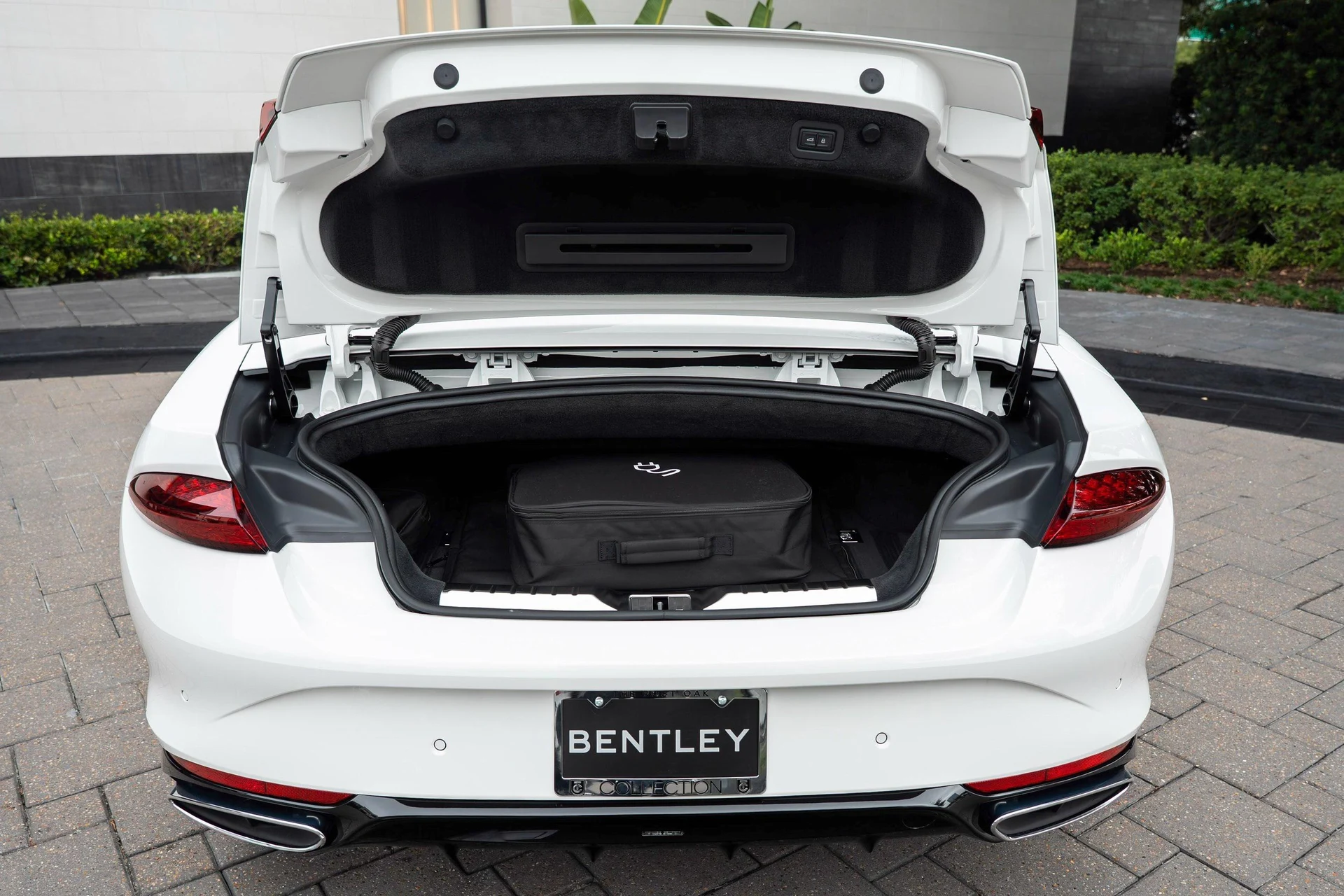 mph049_2871393492_470961996_69312a69437575d819837431_2246accb02