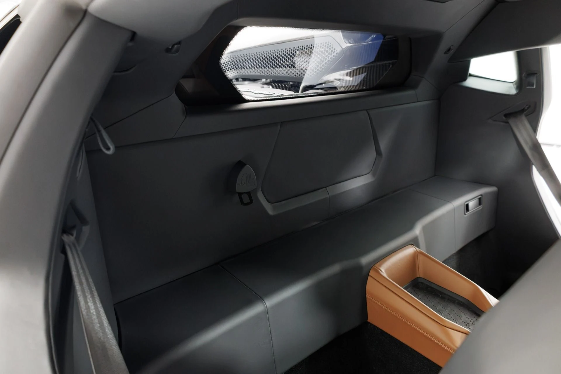 mph049_2871893466_Used_2024_Lamborghini_Revuelto_1786042584_8657cefe9a