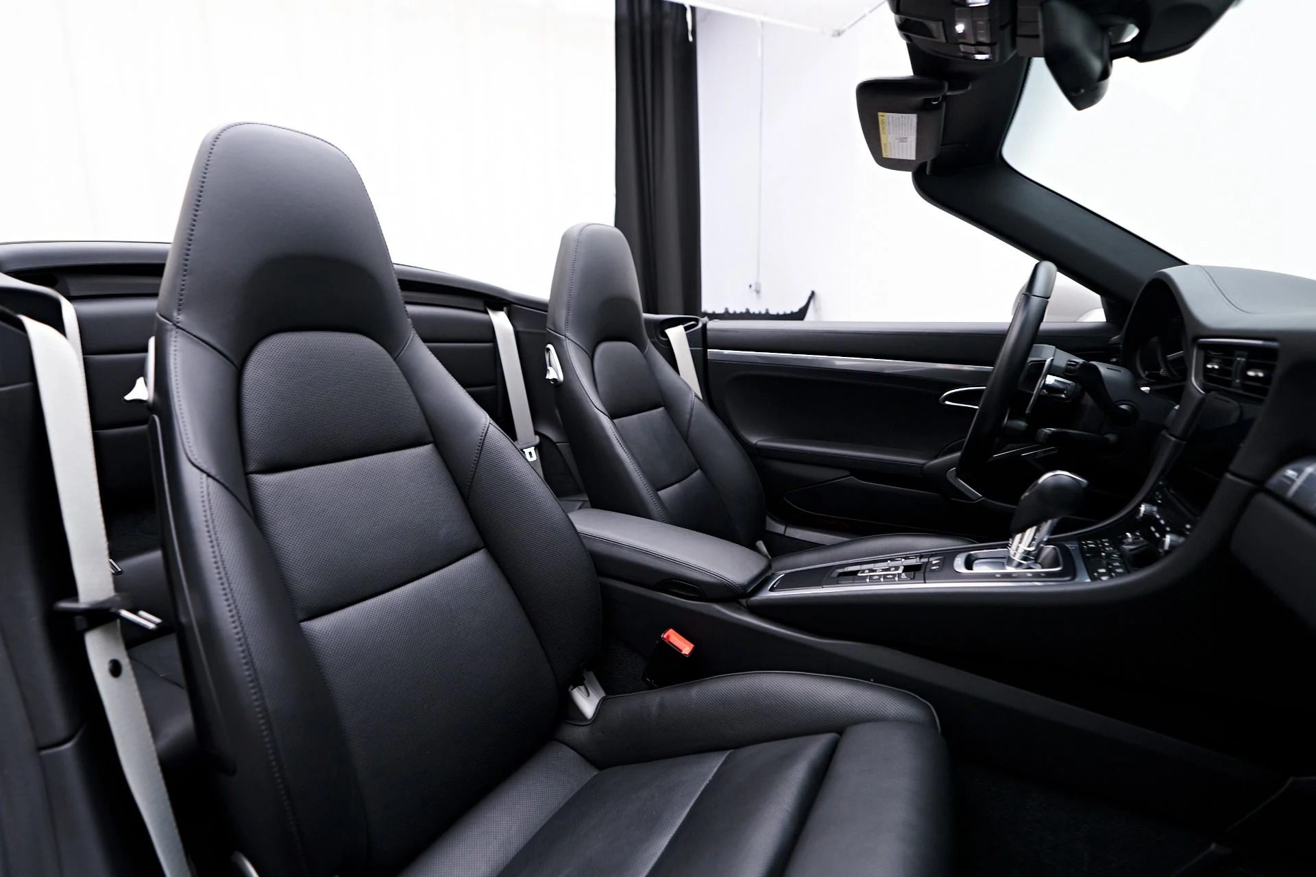 mph049_289776437_Used_2019_Porsche_911_Turbo_1757547228_4e4e0610d0